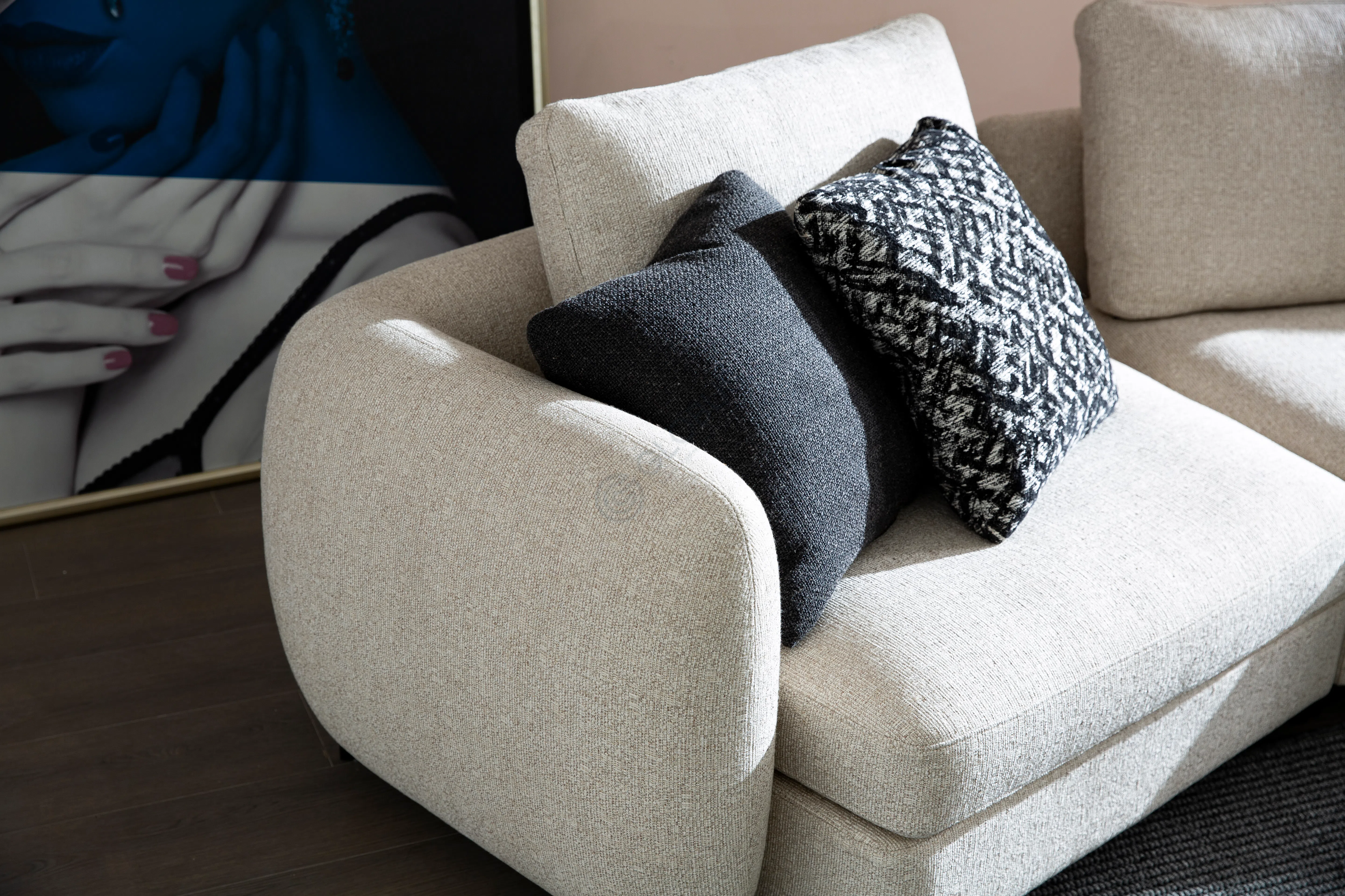 Диван EICHHOLTZ Sidney