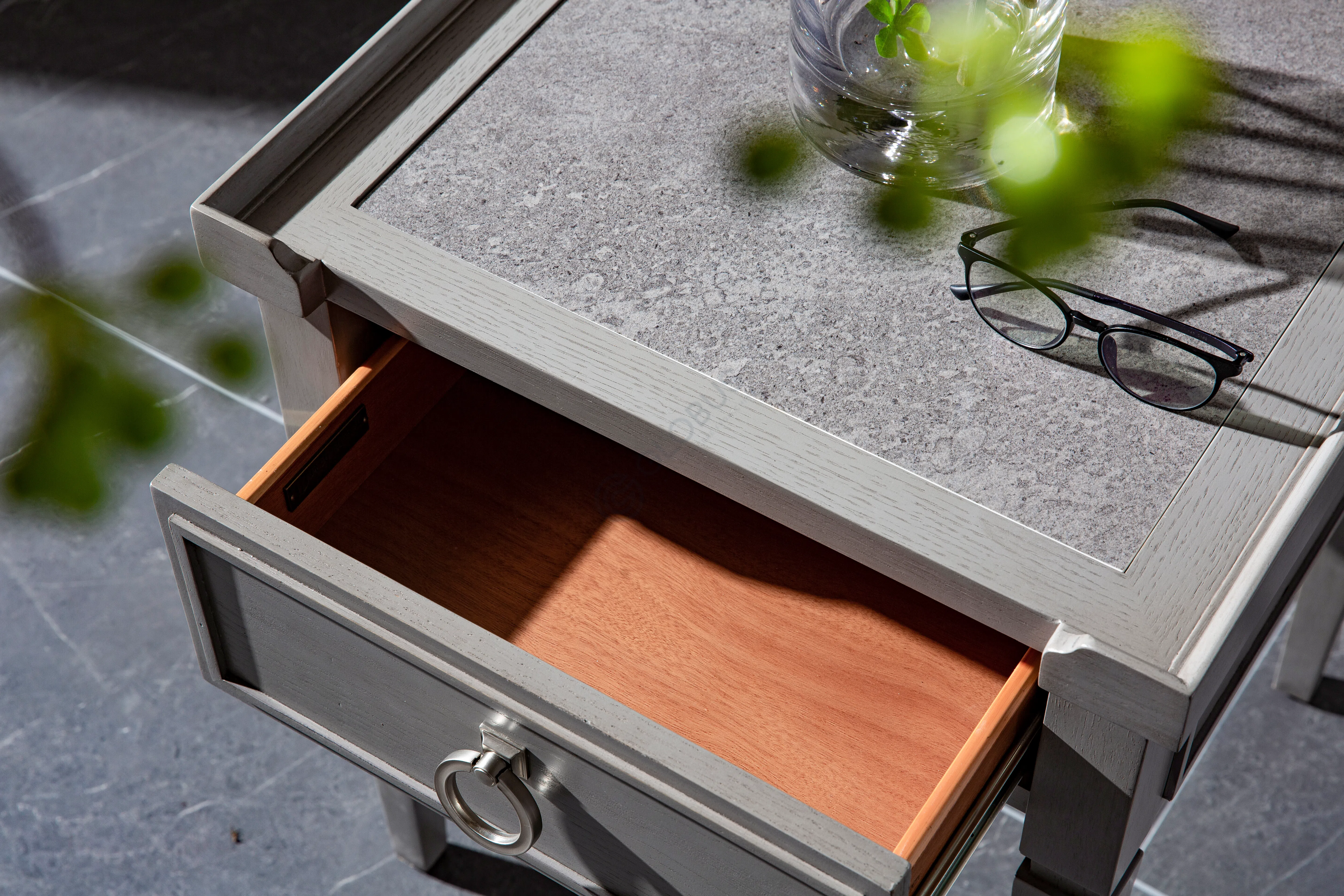 Угловой столик Demetria