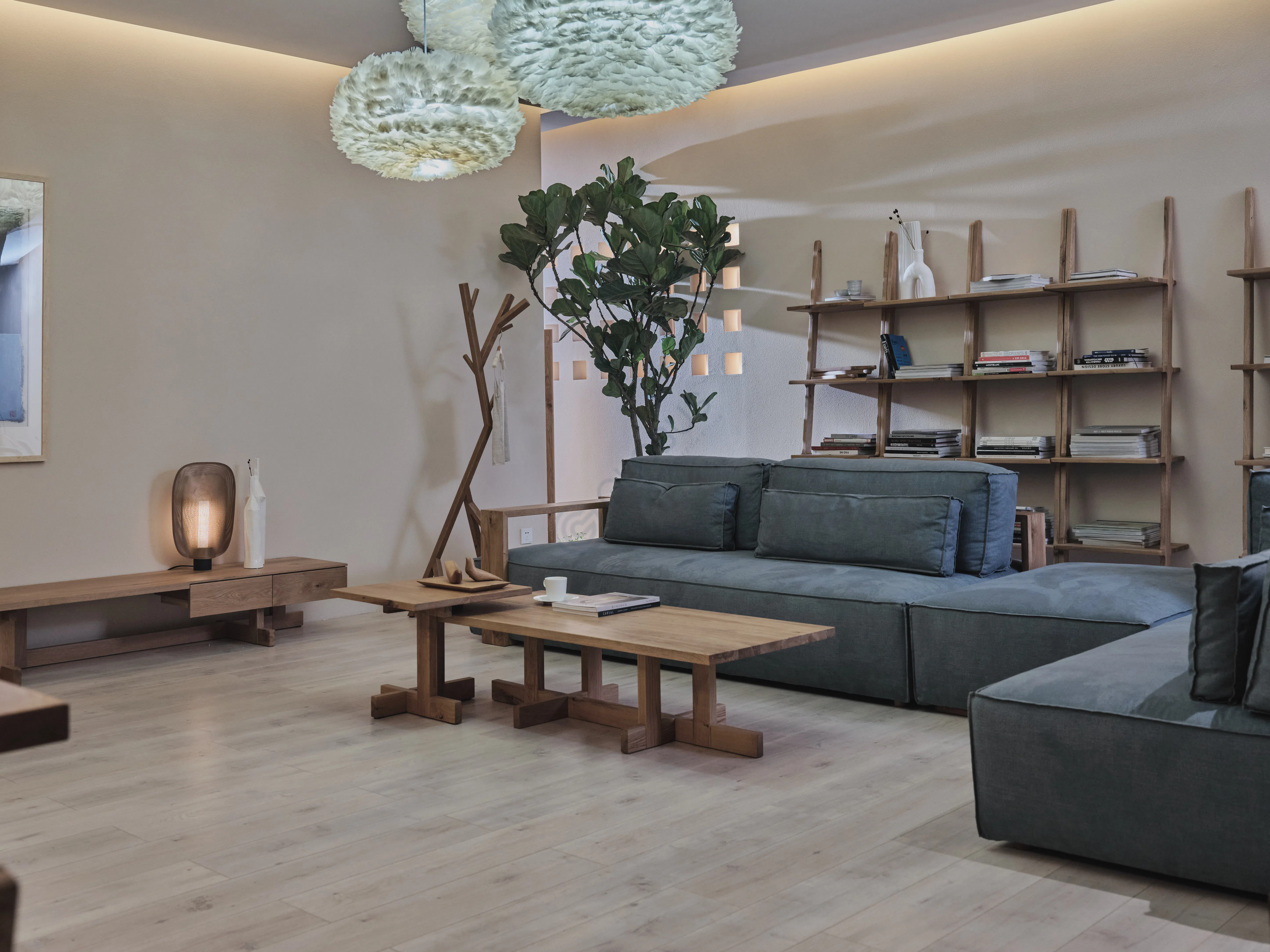 Угловой столик Laquina