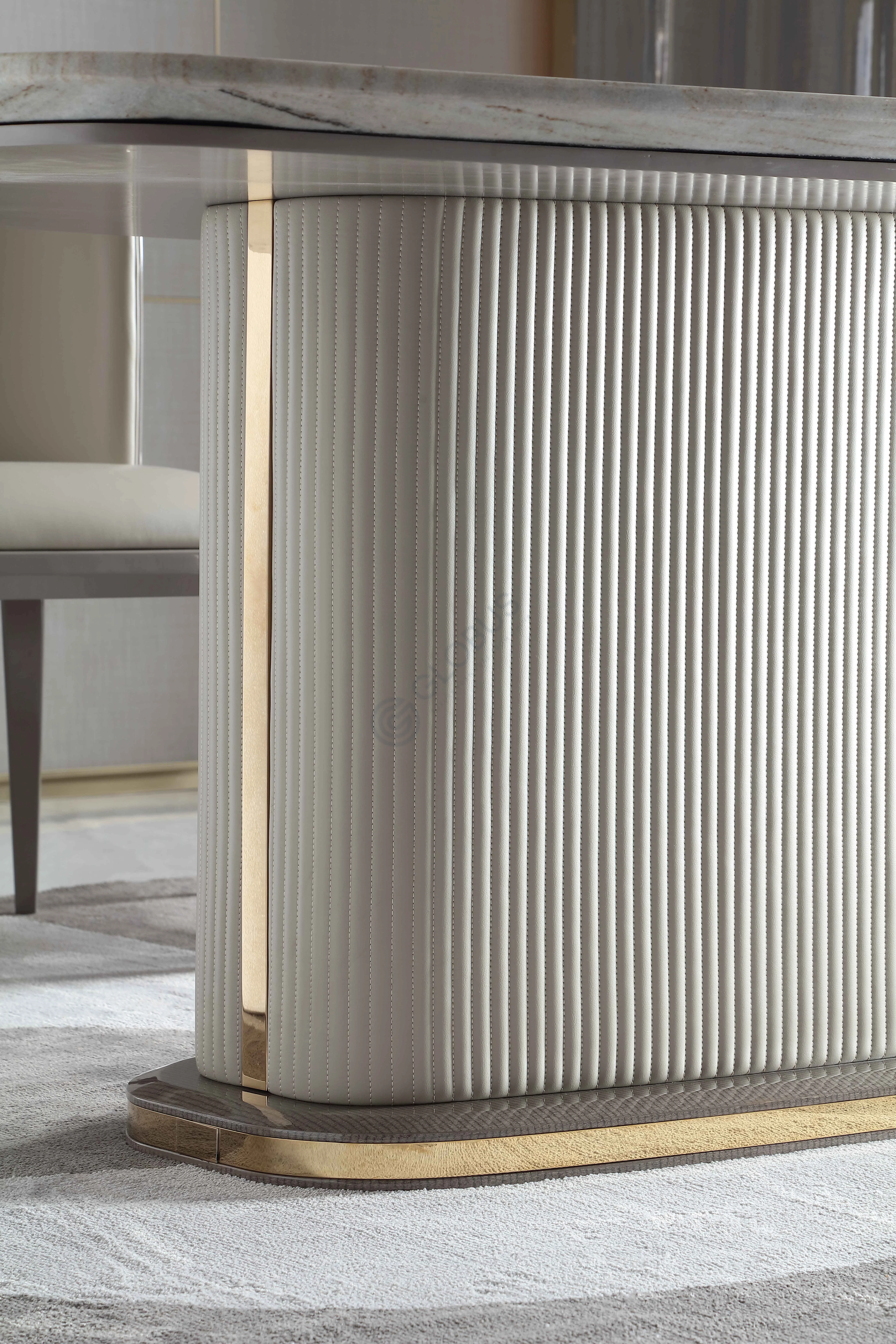 Обеденный стол Lavaughn