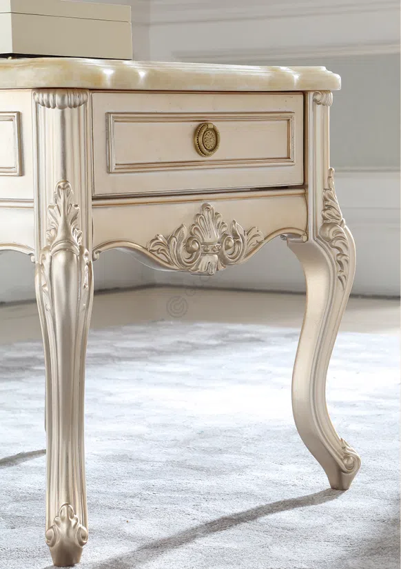 Угловой столик Kaye