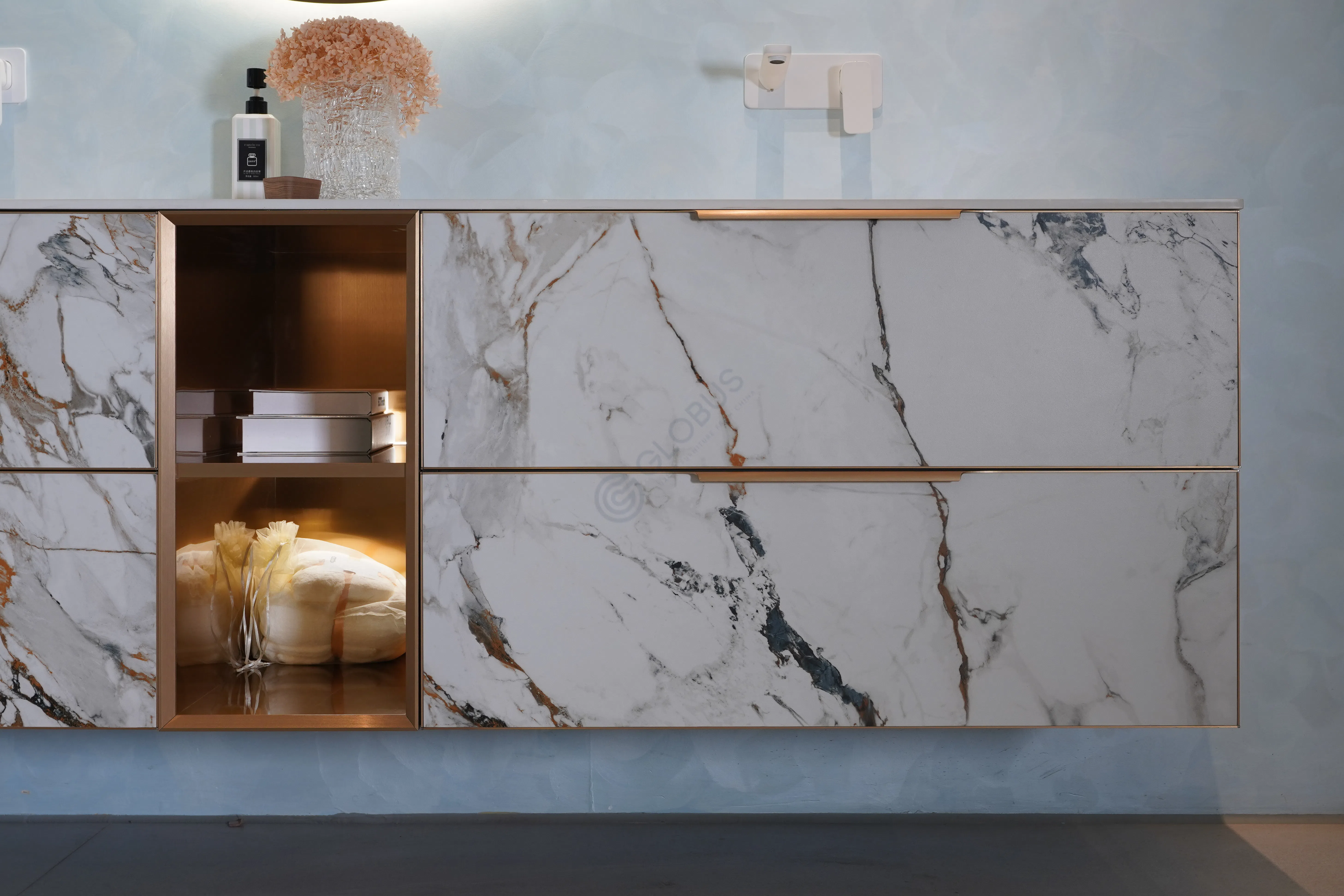 Ванный шкаф Kyrese