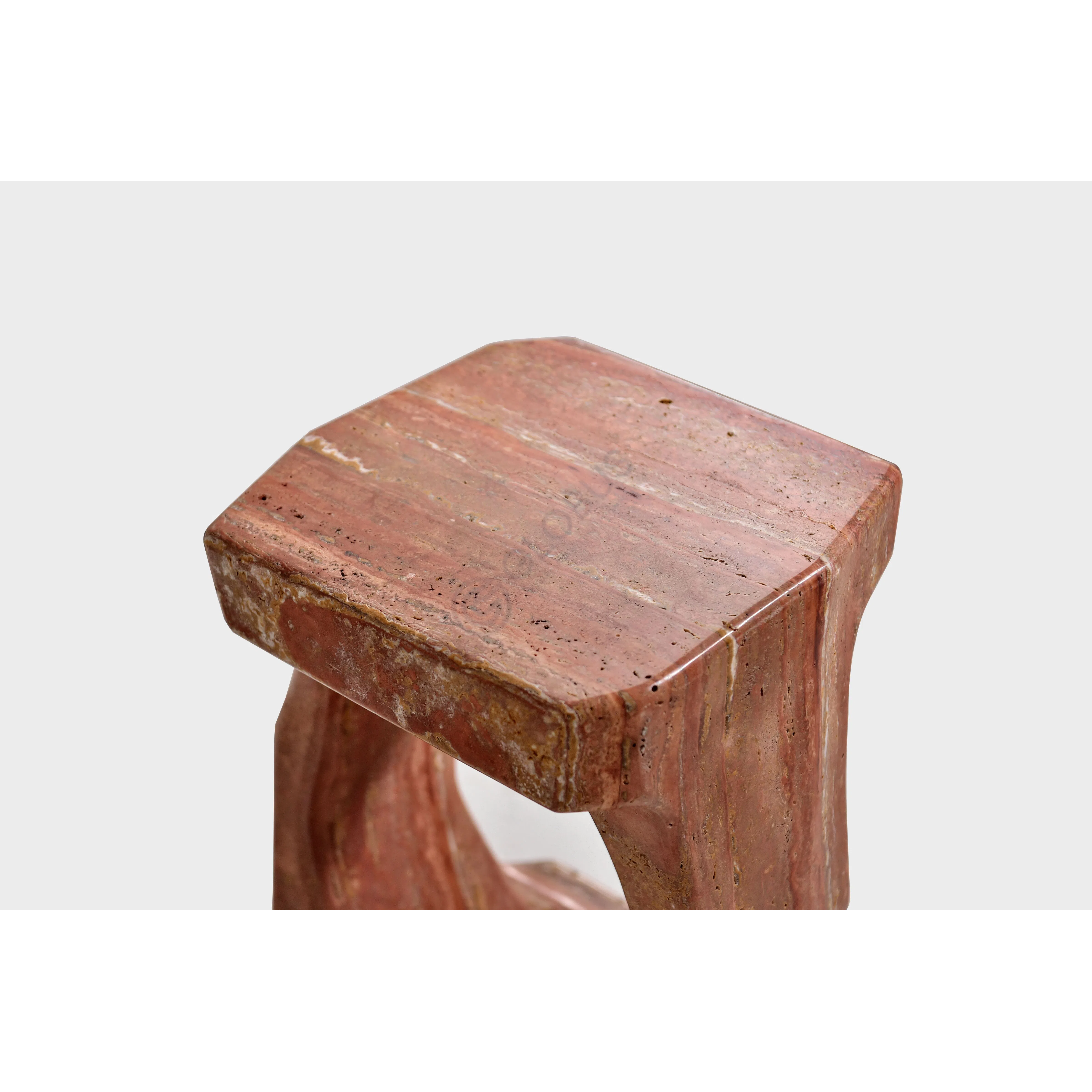 Угловой столик Quavion