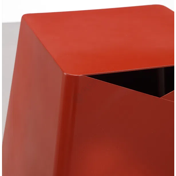 Угловой столик Hyvesta