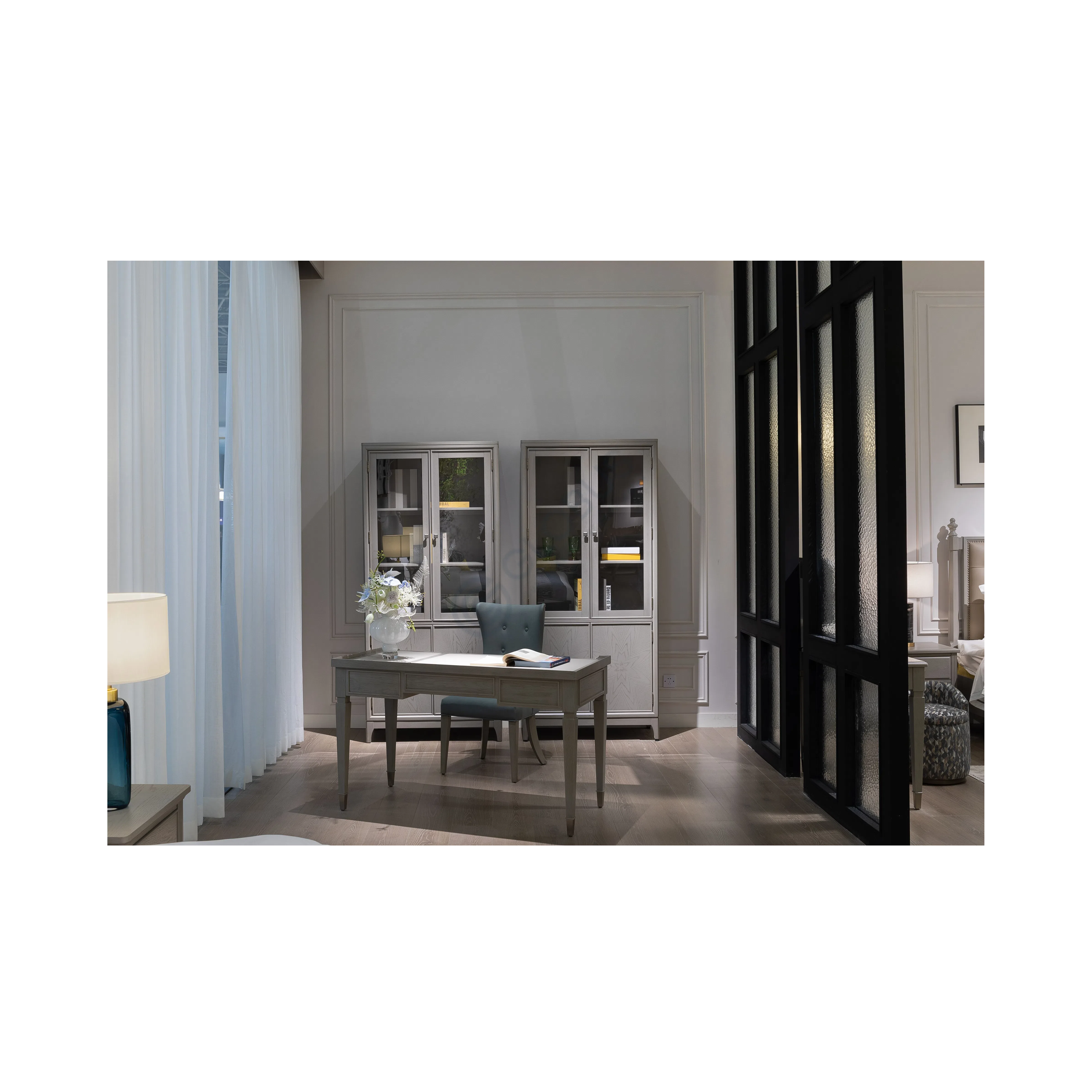 Книжный шкаф John