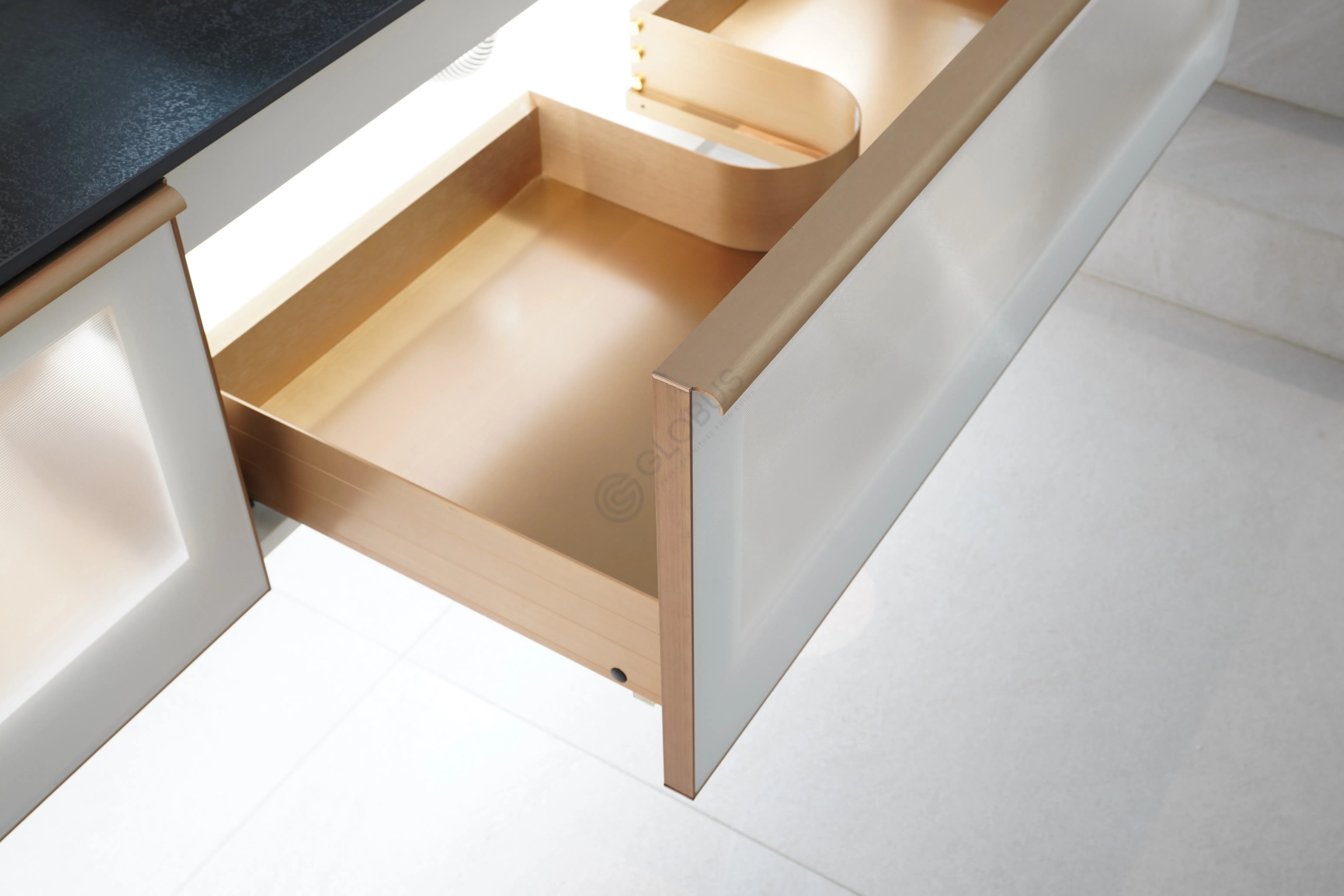 Ванный шкаф Embellis