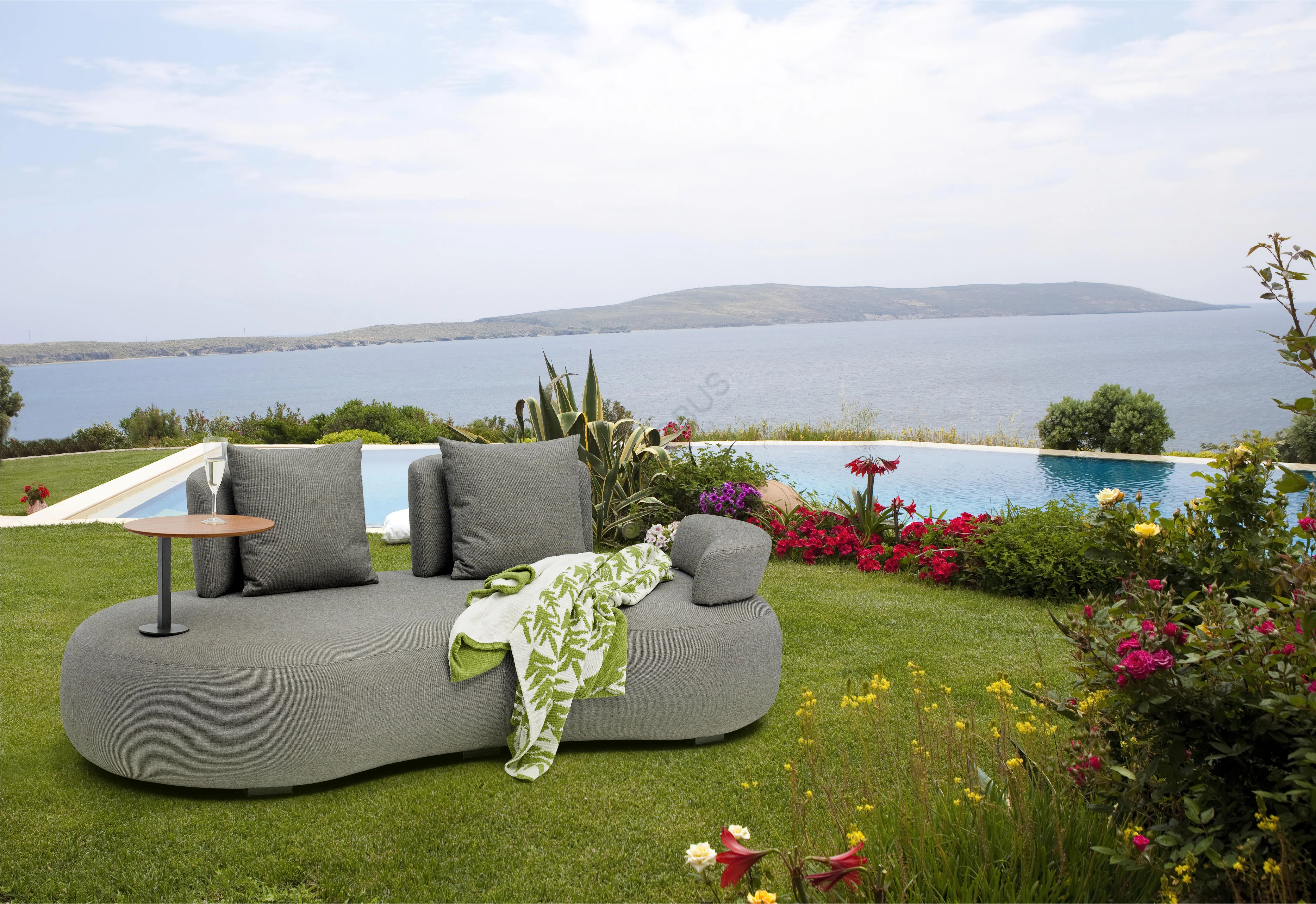 Уличный диван COUTURE JARDIN