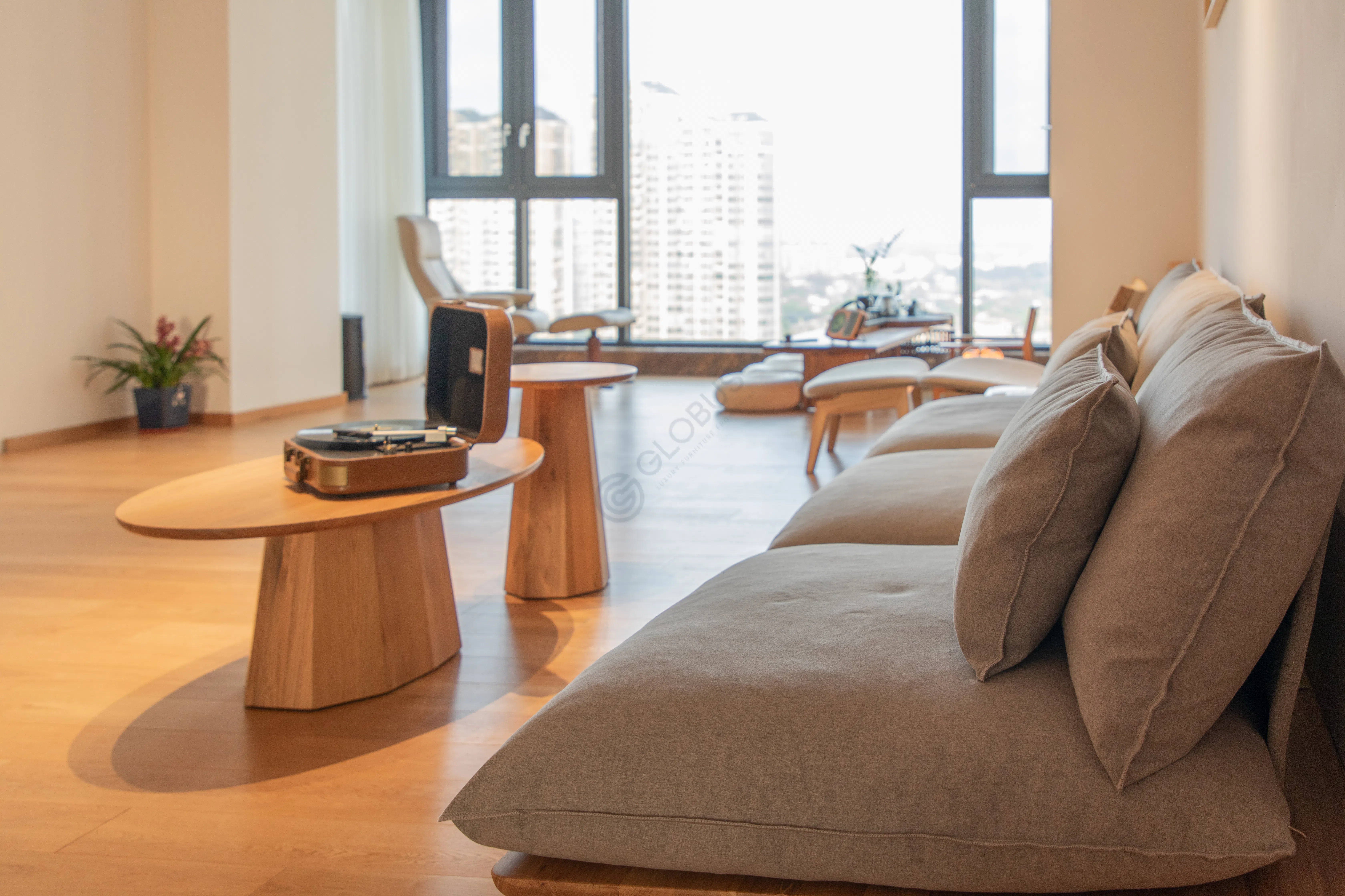 Угловой столик Jessep