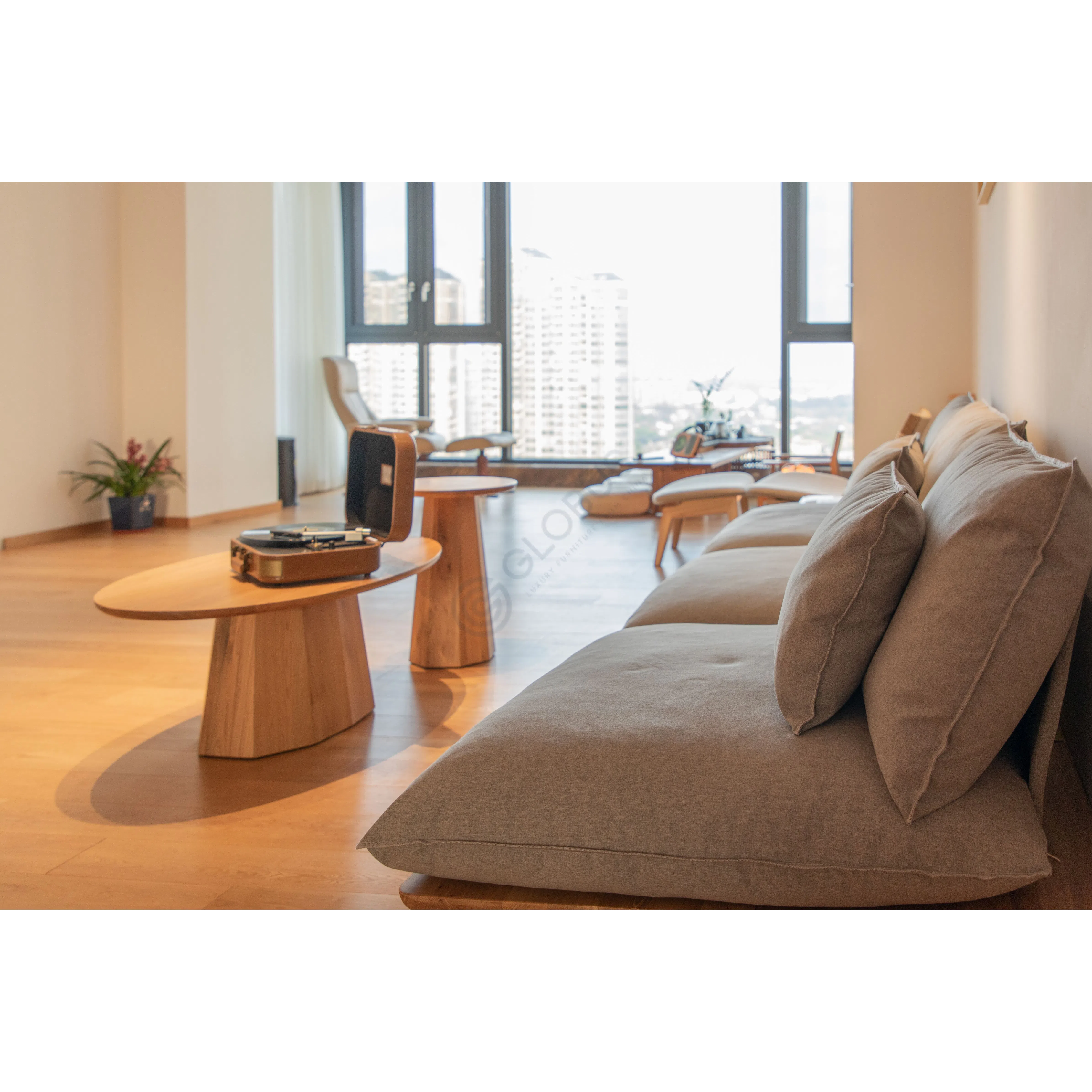 Угловой столик Jessep