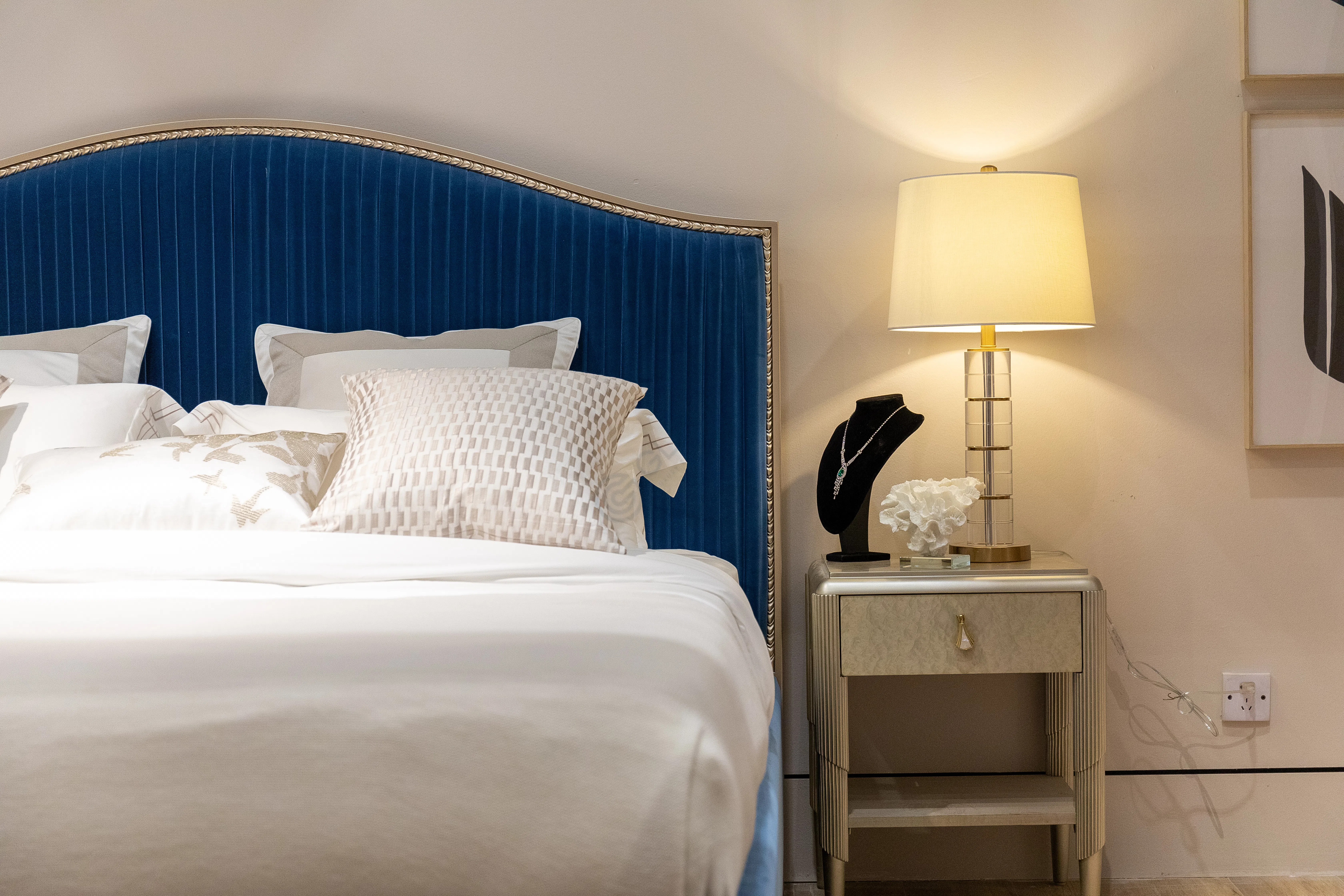 Прикроватная тумба Jamey