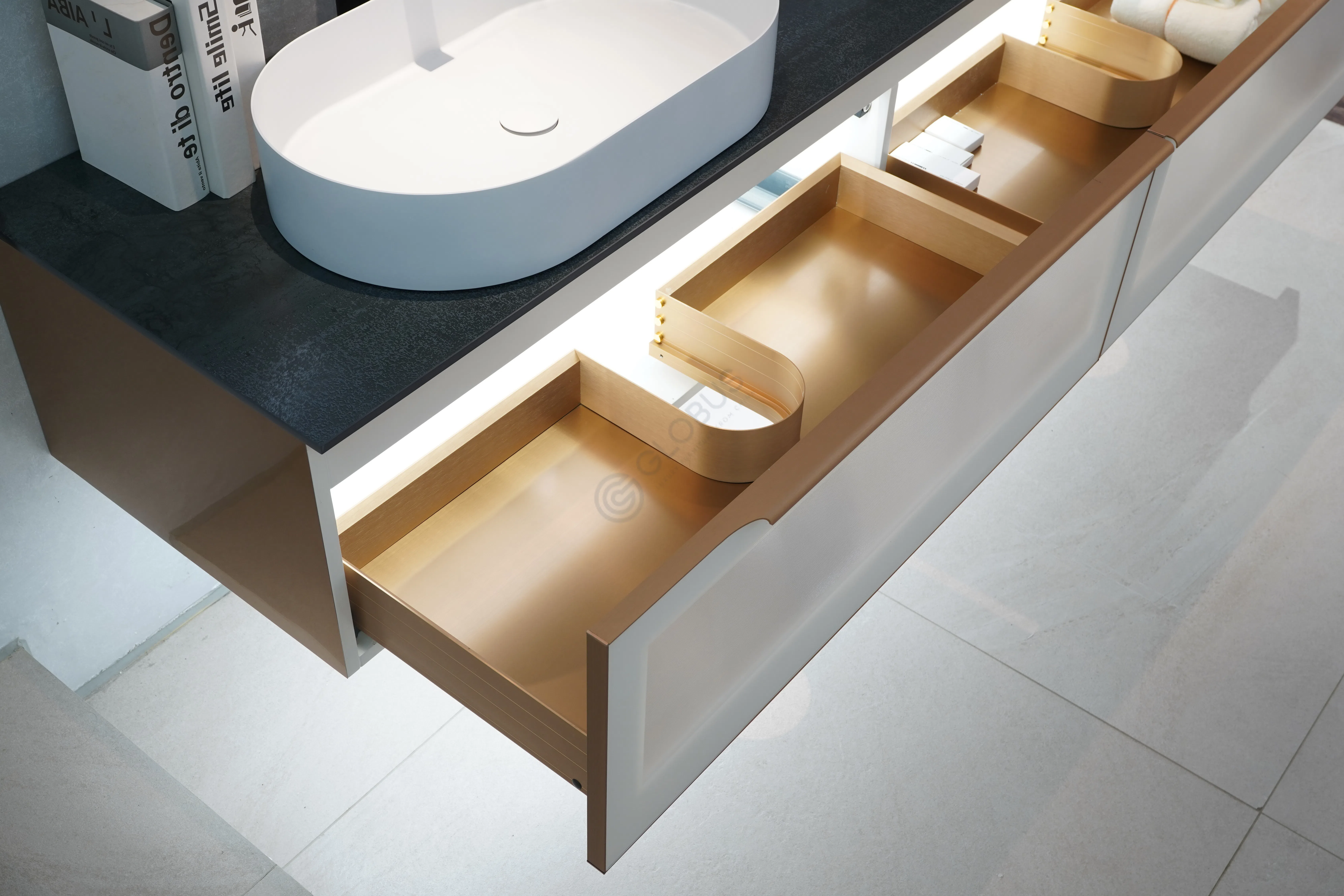 Ванный шкаф Embellis