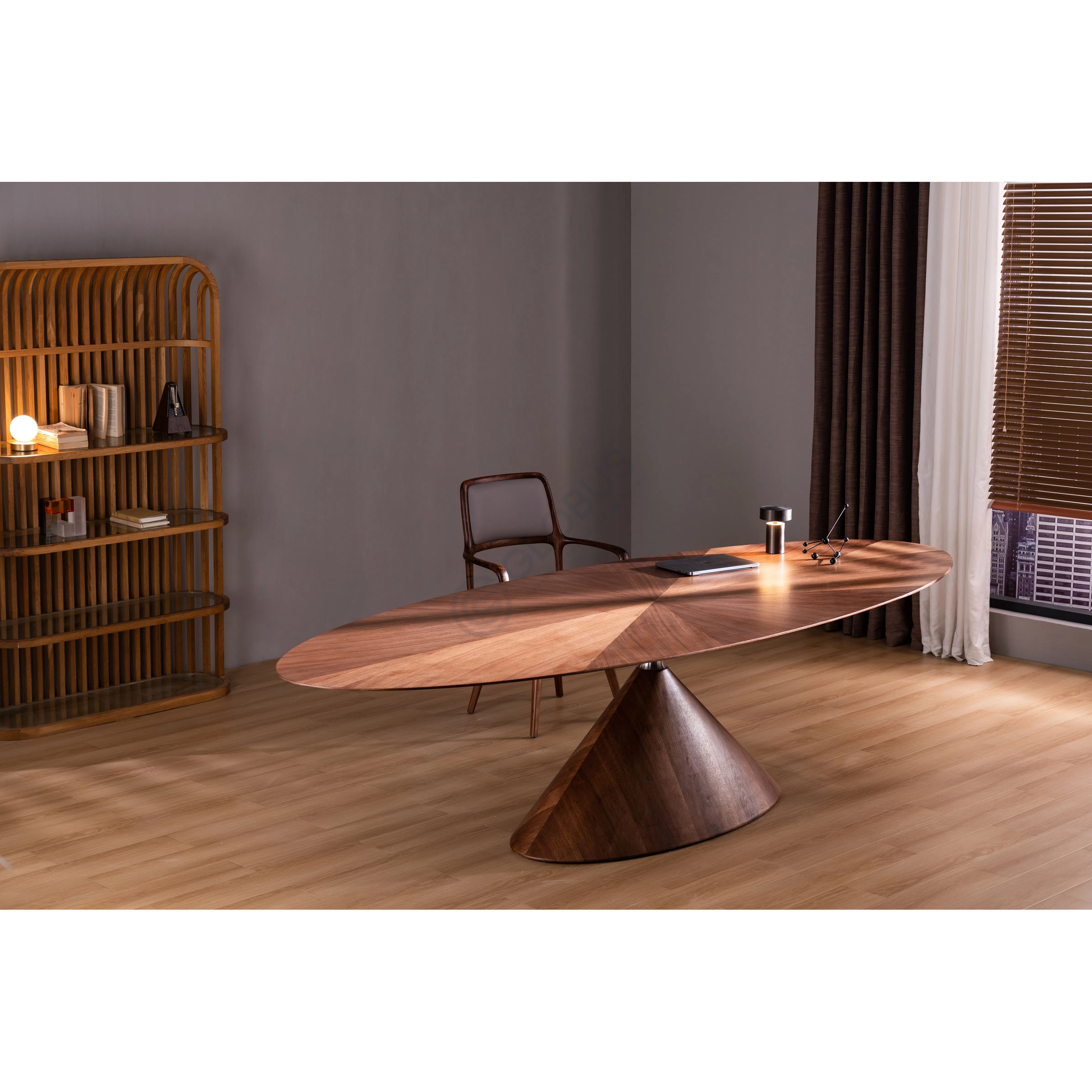 Обеденный стол Favonius