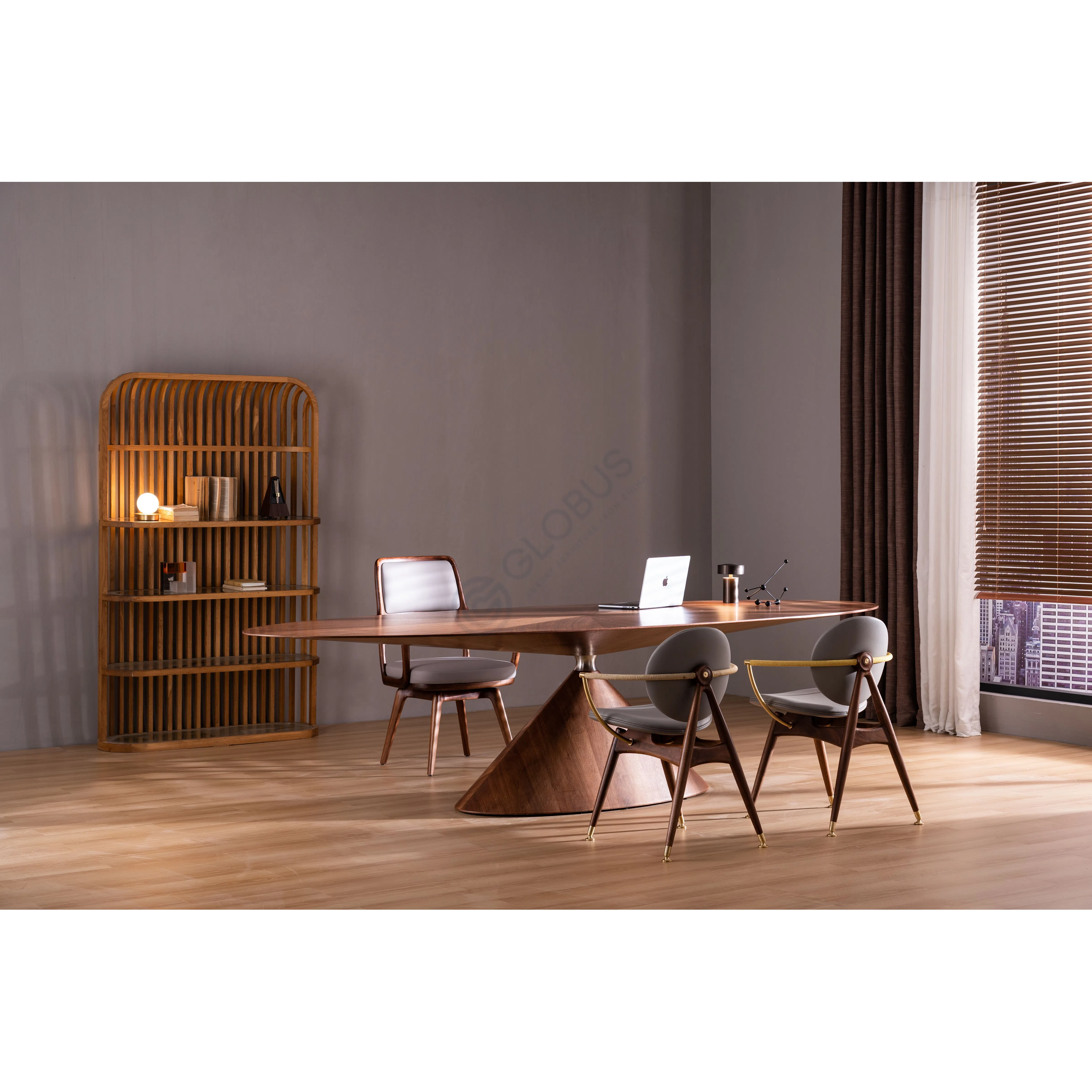 Обеденный стол Favonius