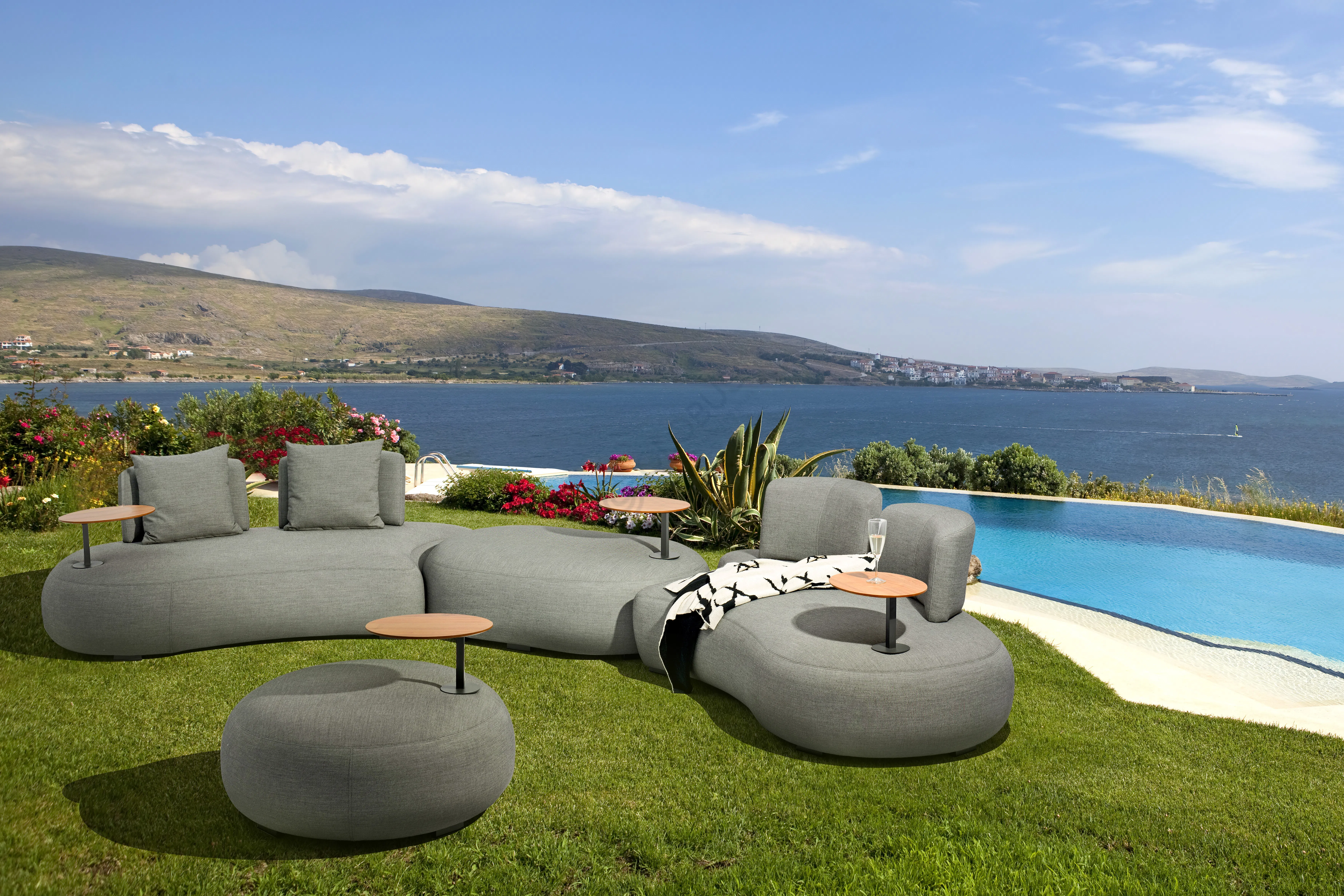 Уличный диван COUTURE JARDIN