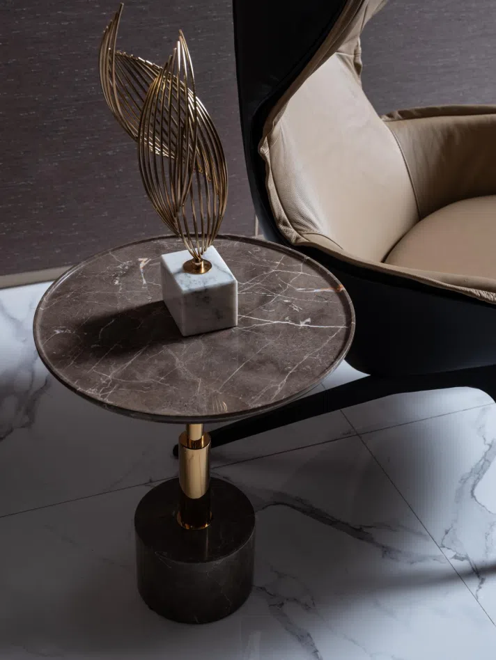 Угловой столик Hortelas