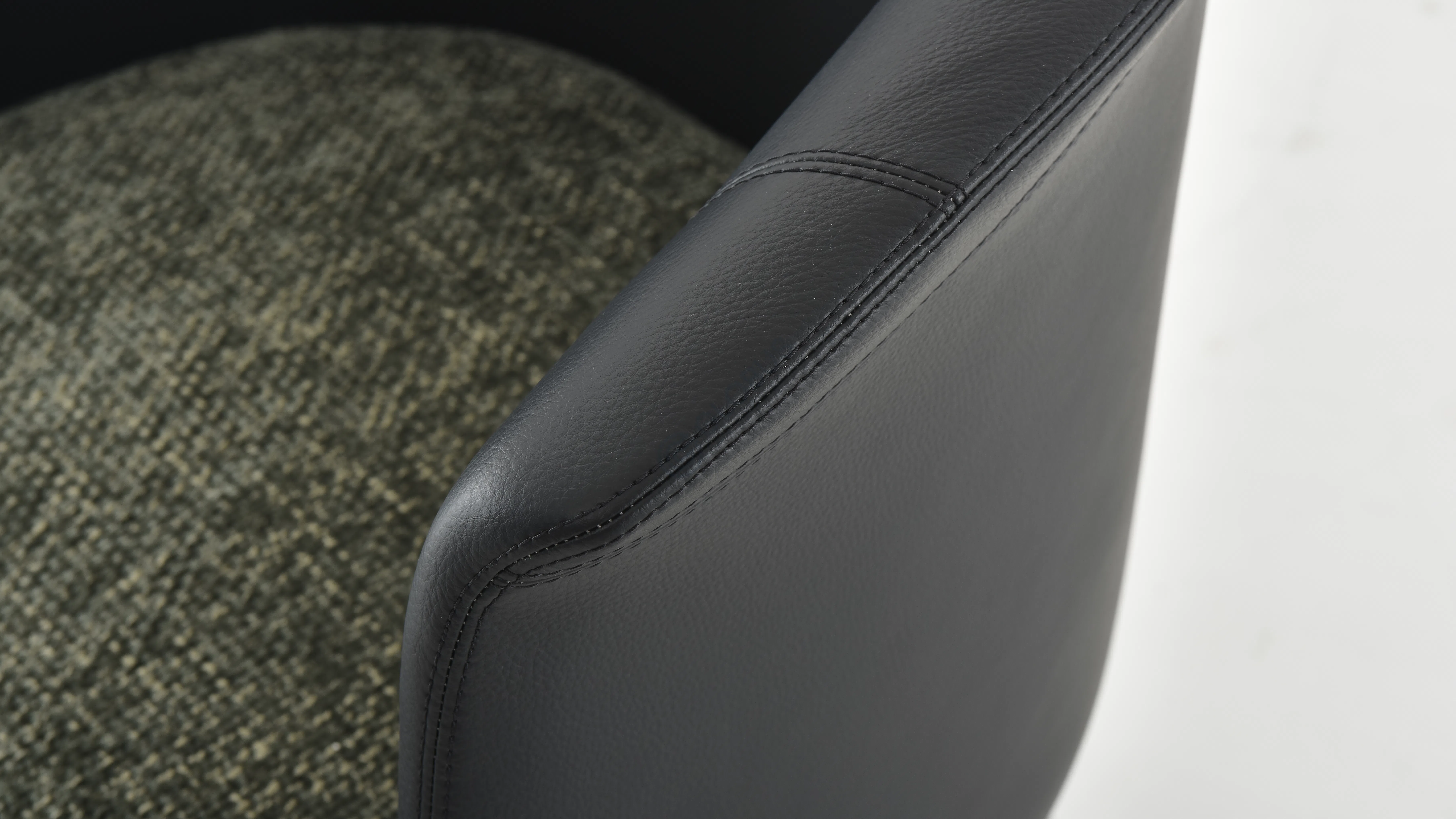 Кресло GIORGETTI Aura