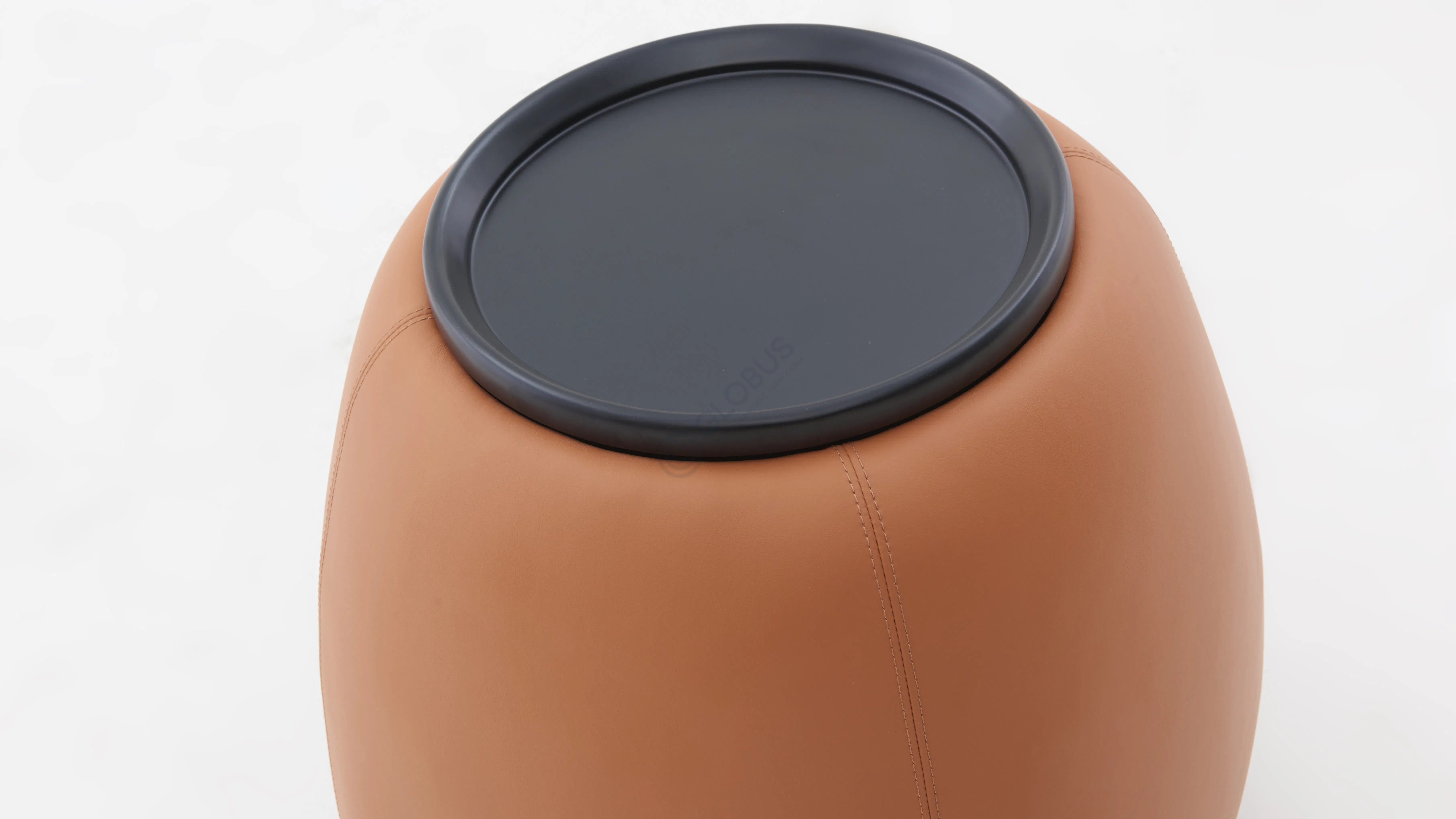 Угловой столик Venantia