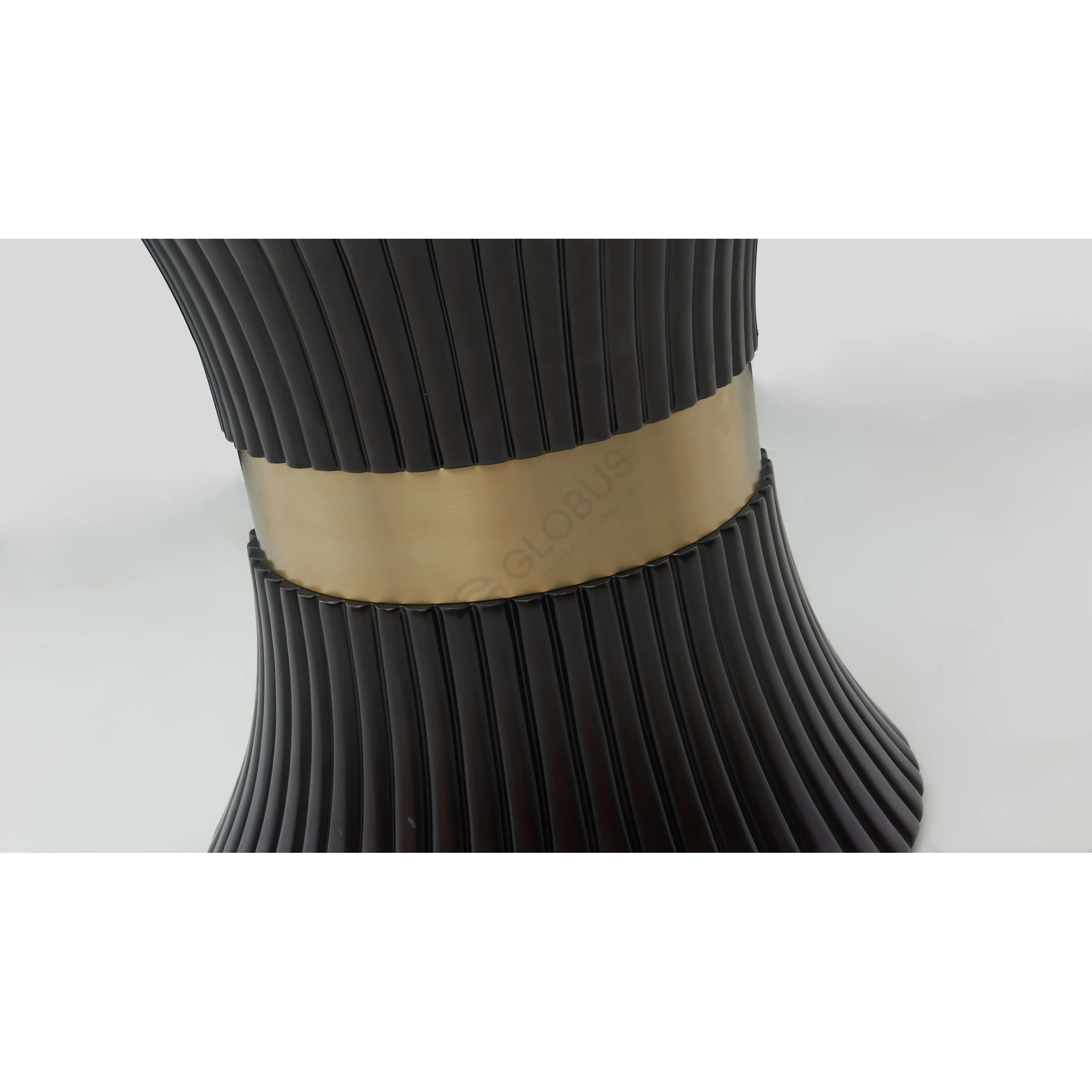 Угловой столик Bulgaro