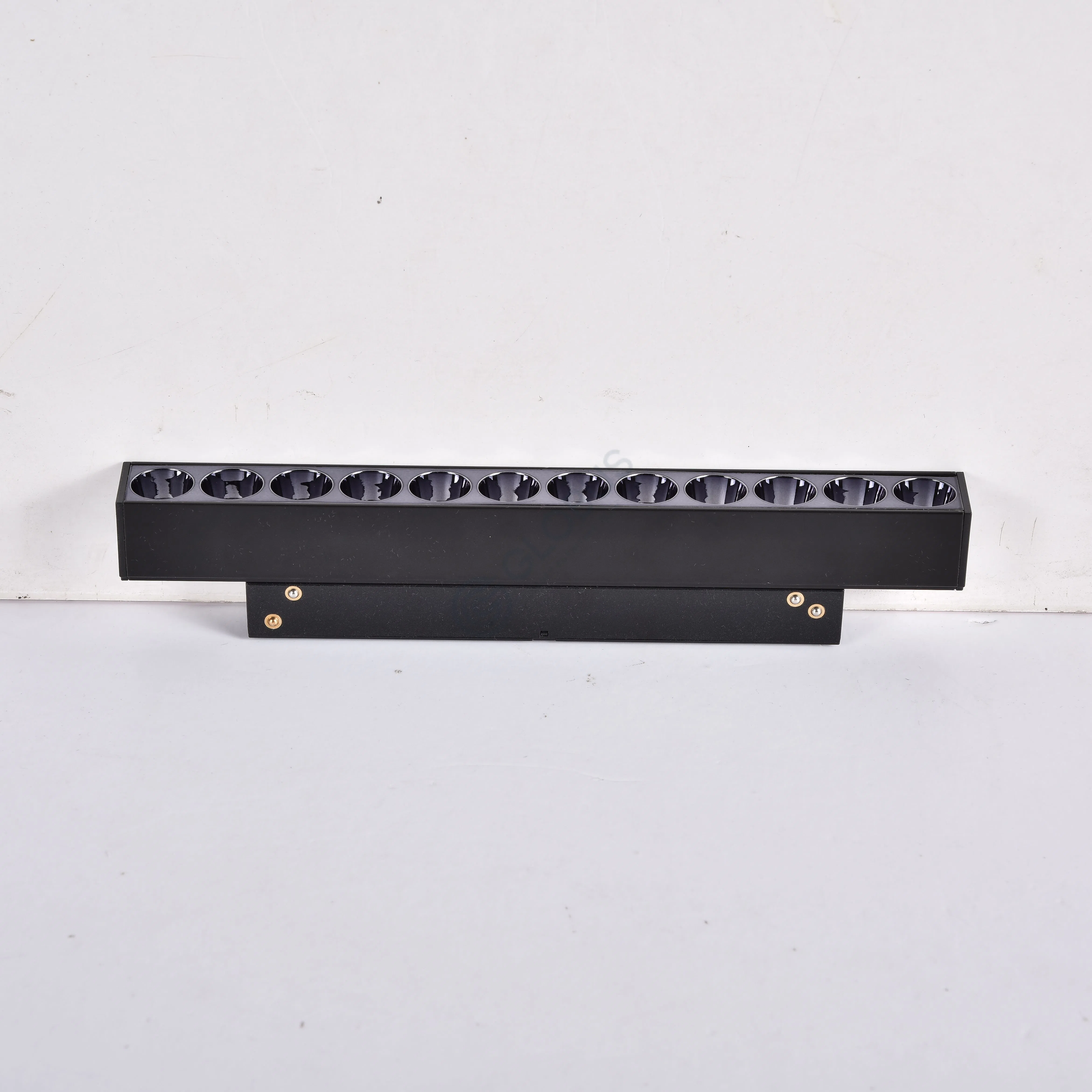 Трековое освещение Hadleigh