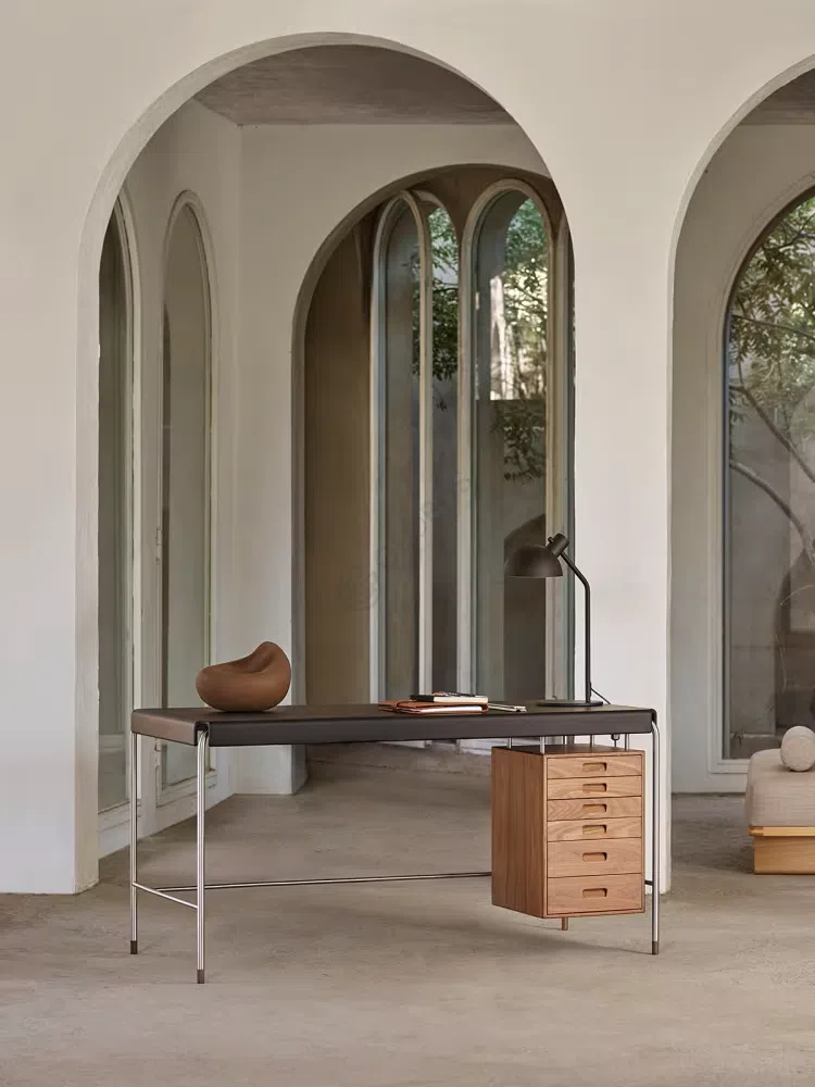 Стол для кабинета CARL HANSEN & SØN AJ52