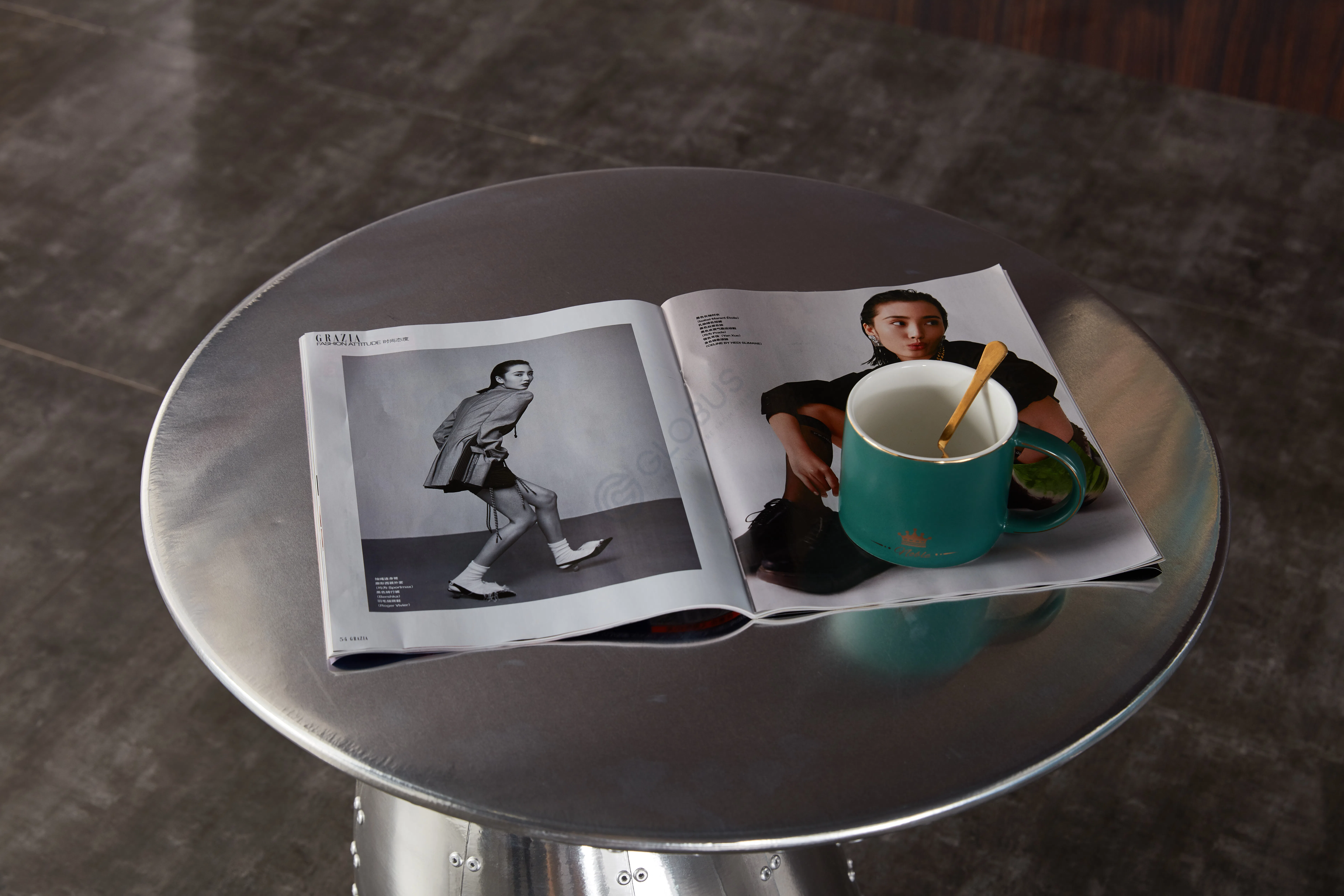 Угловой стол для офиса Solacius