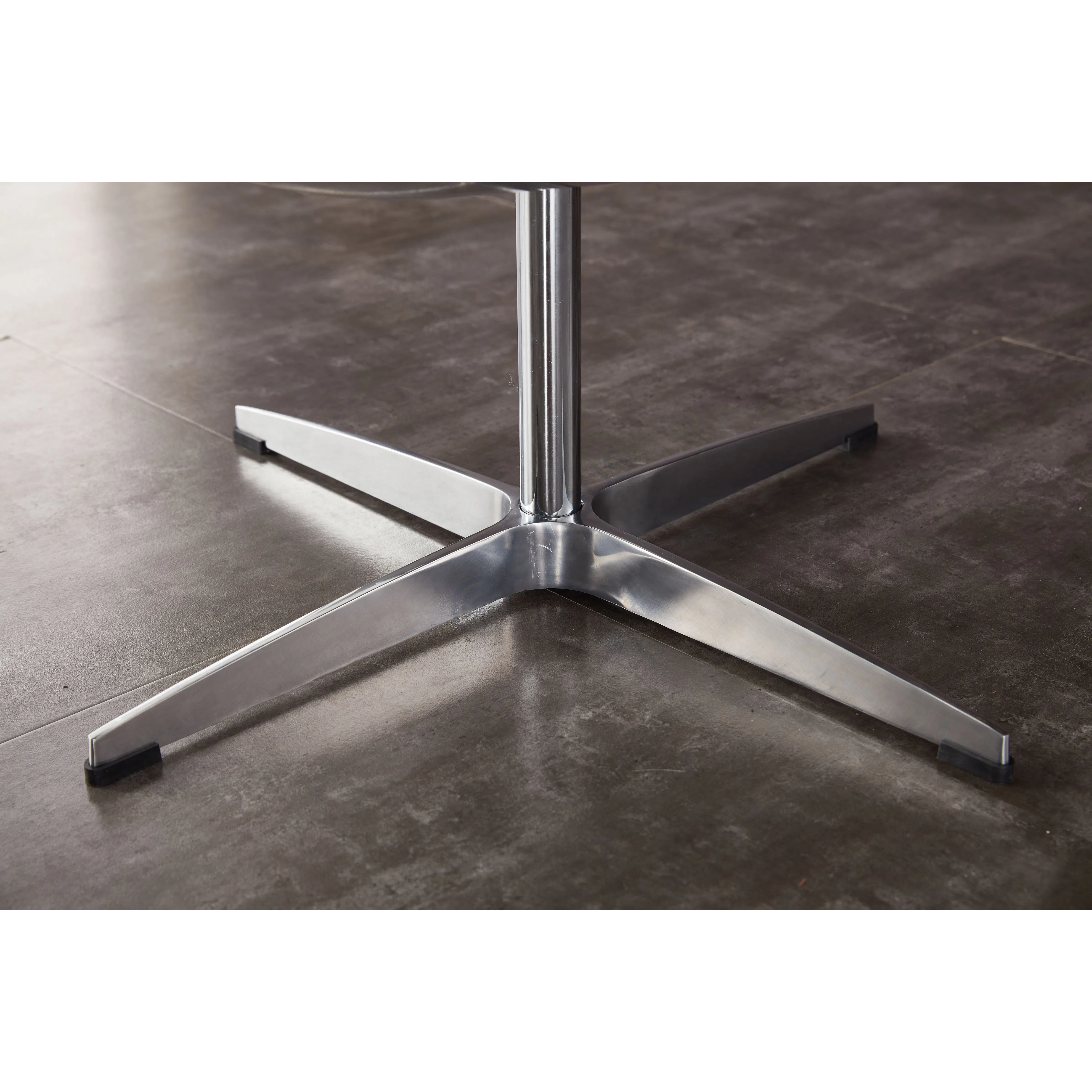 Кресло для офиса Emperius