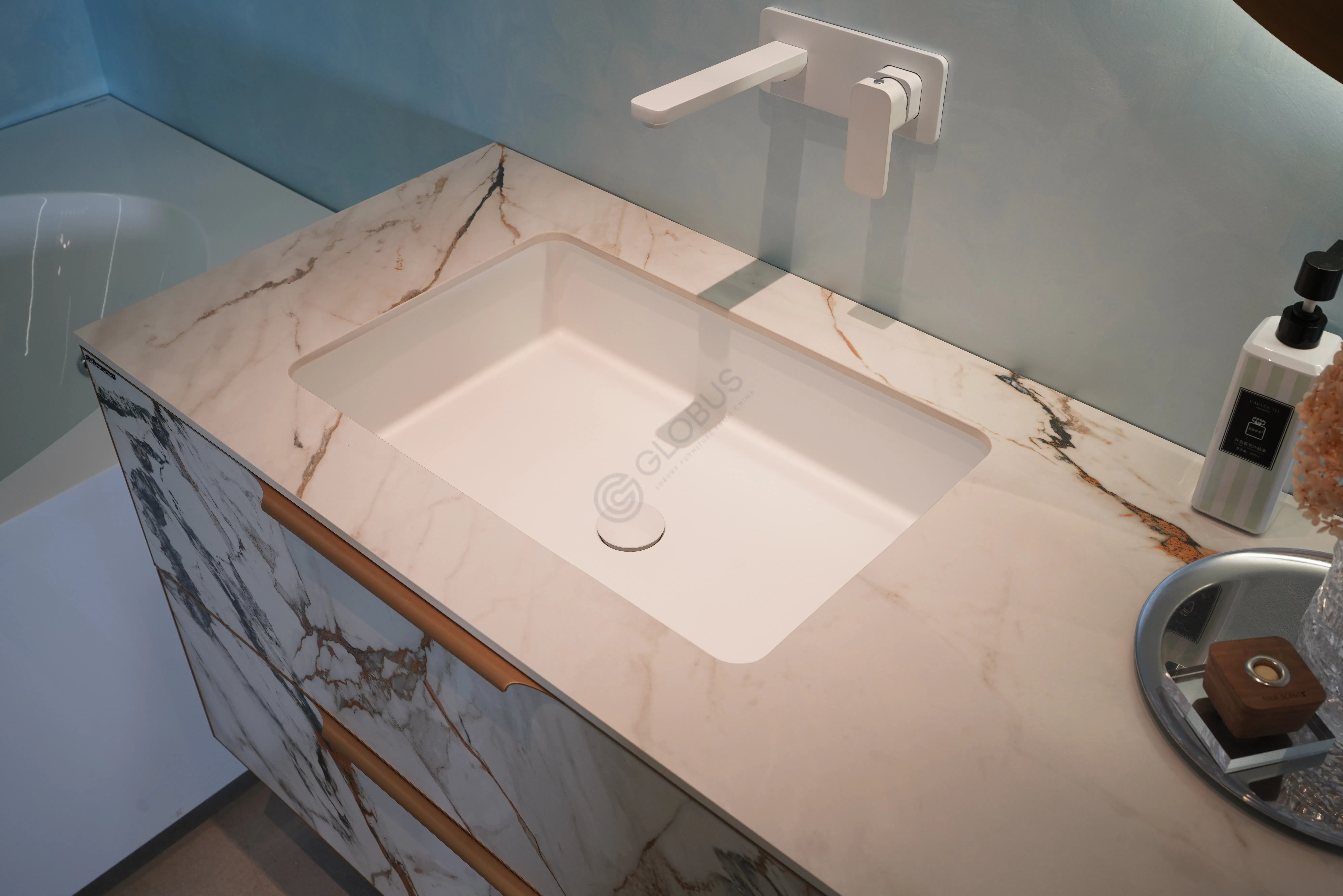 Ванный шкаф Kyrese