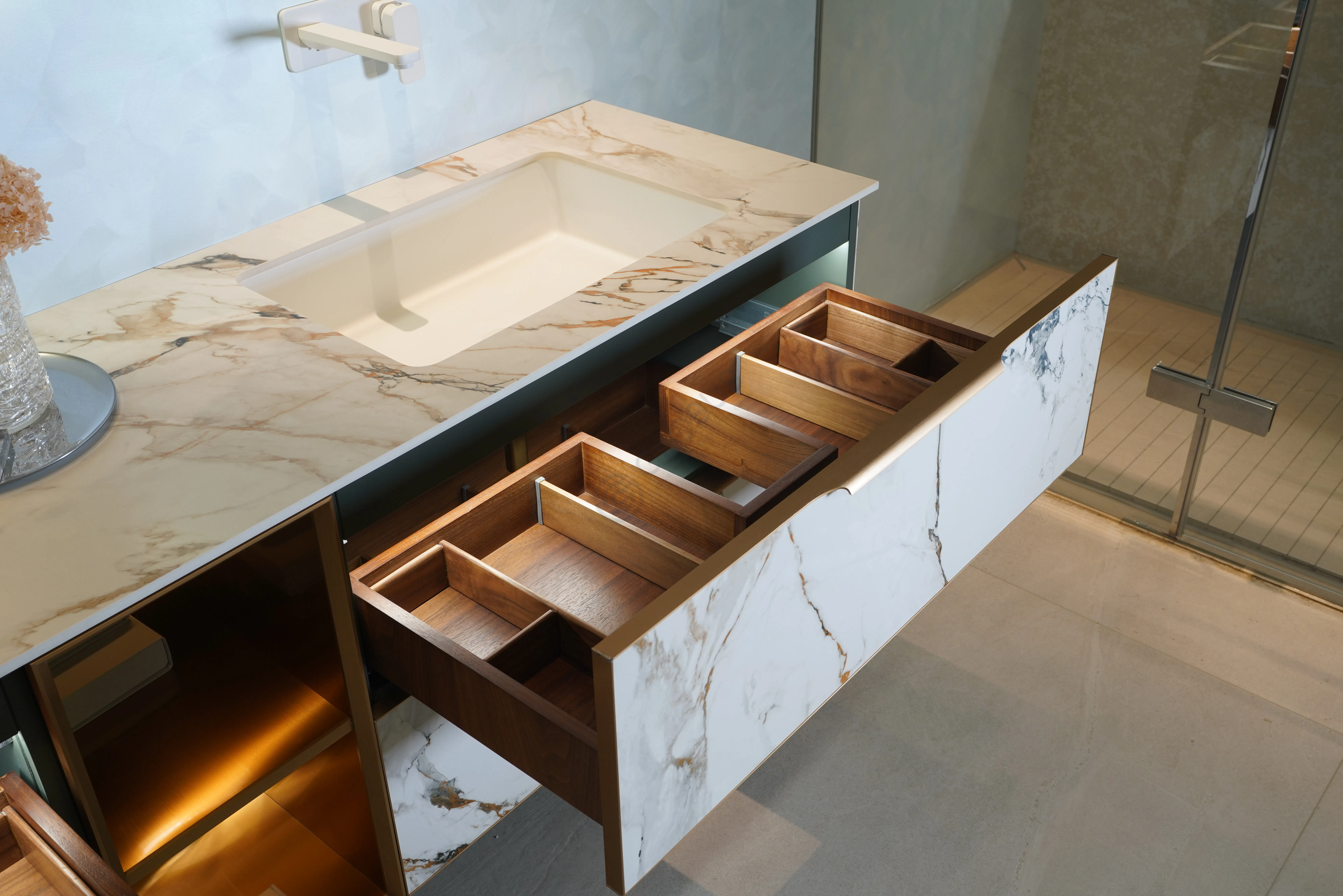 Ванный шкаф Kyrese