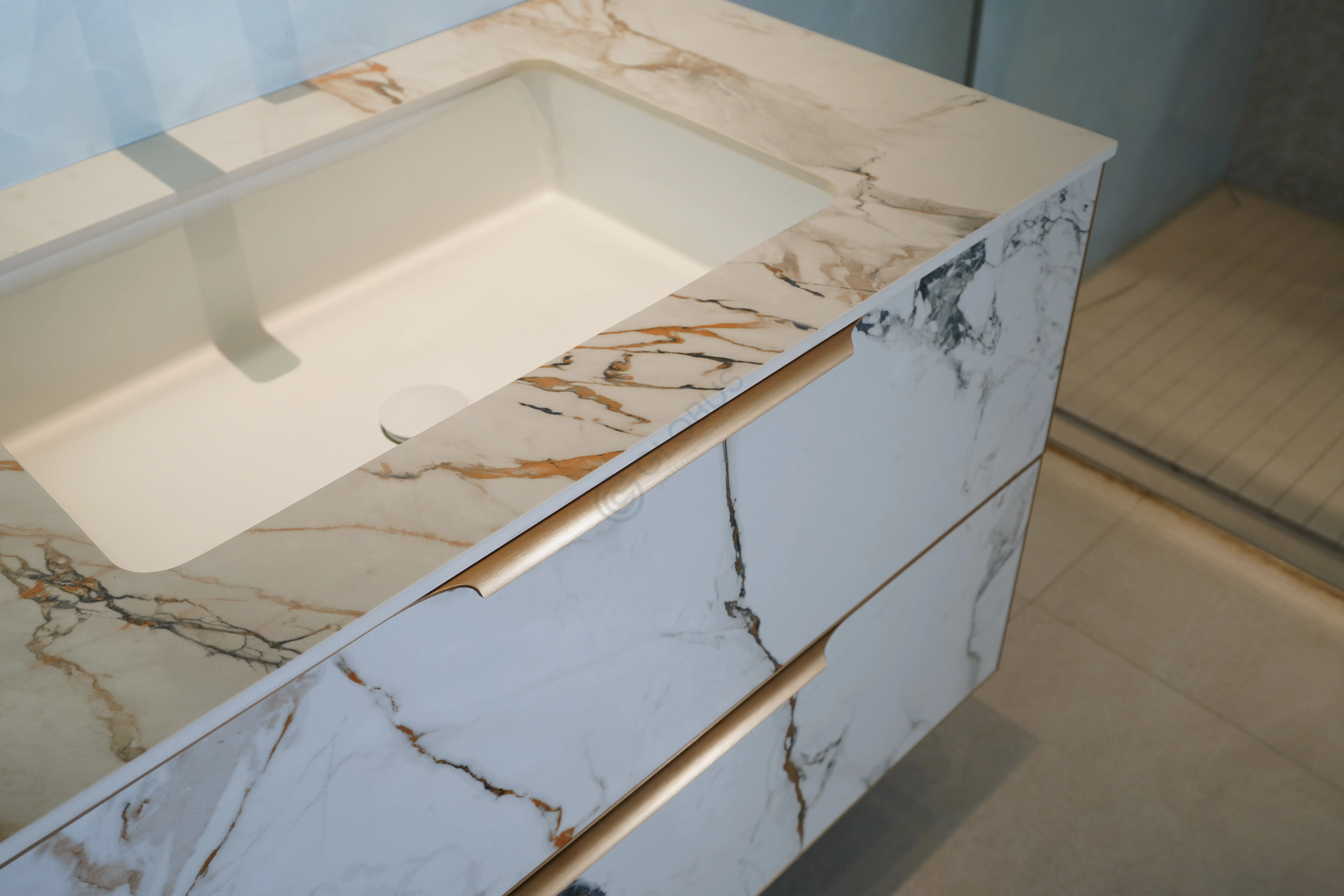 Ванный шкаф Kyrese