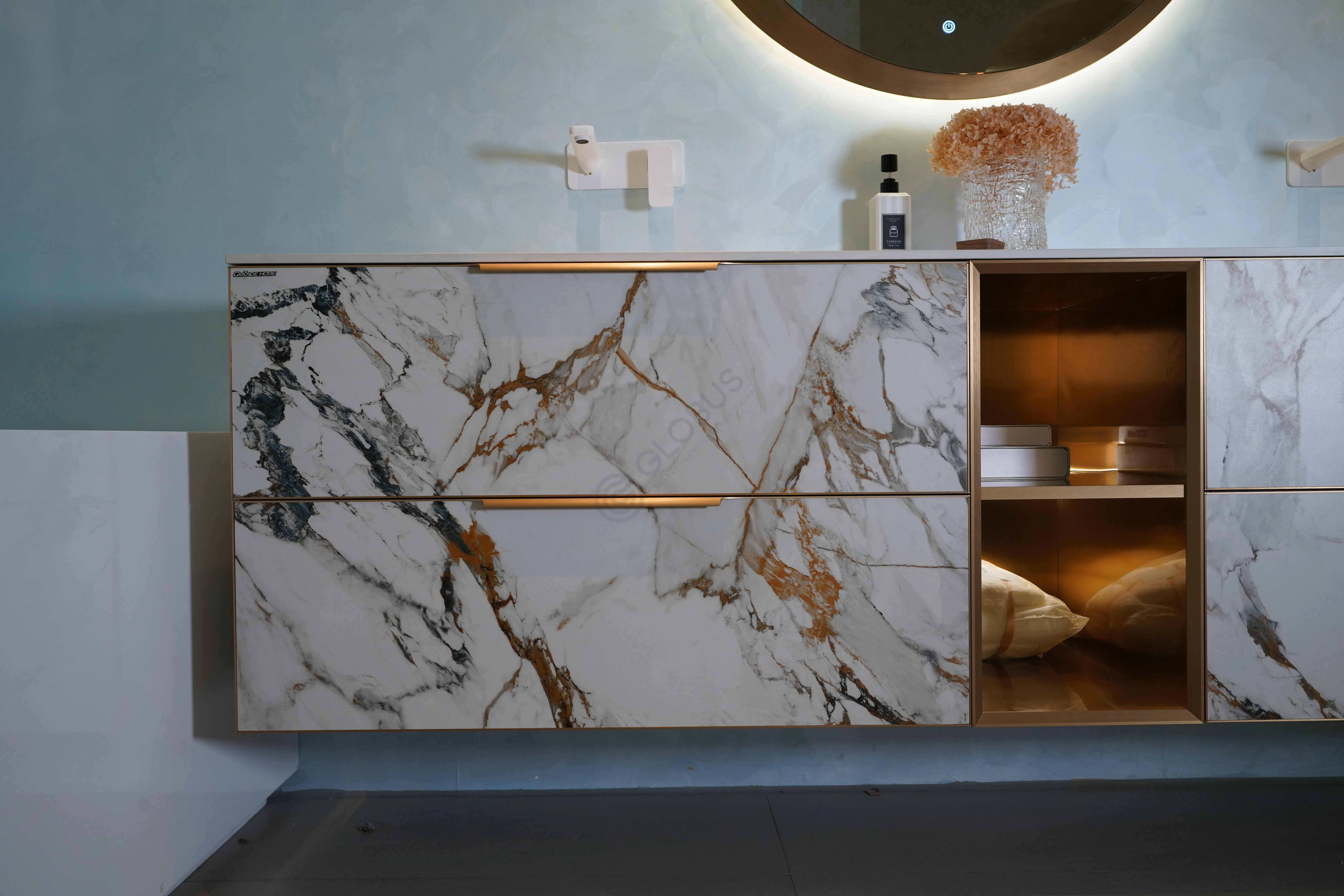 Ванный шкаф Kyrese