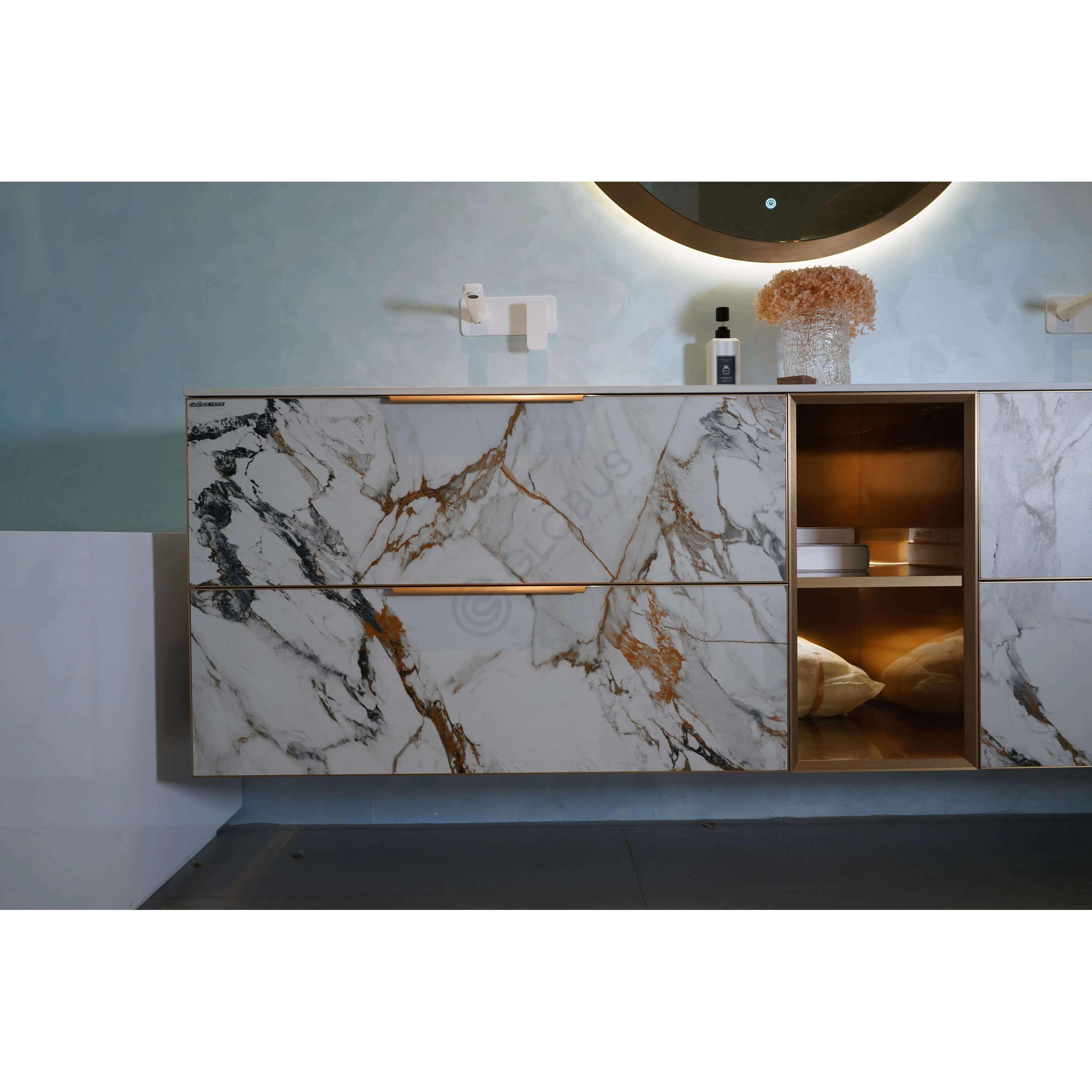 Ванный шкаф Kyrese