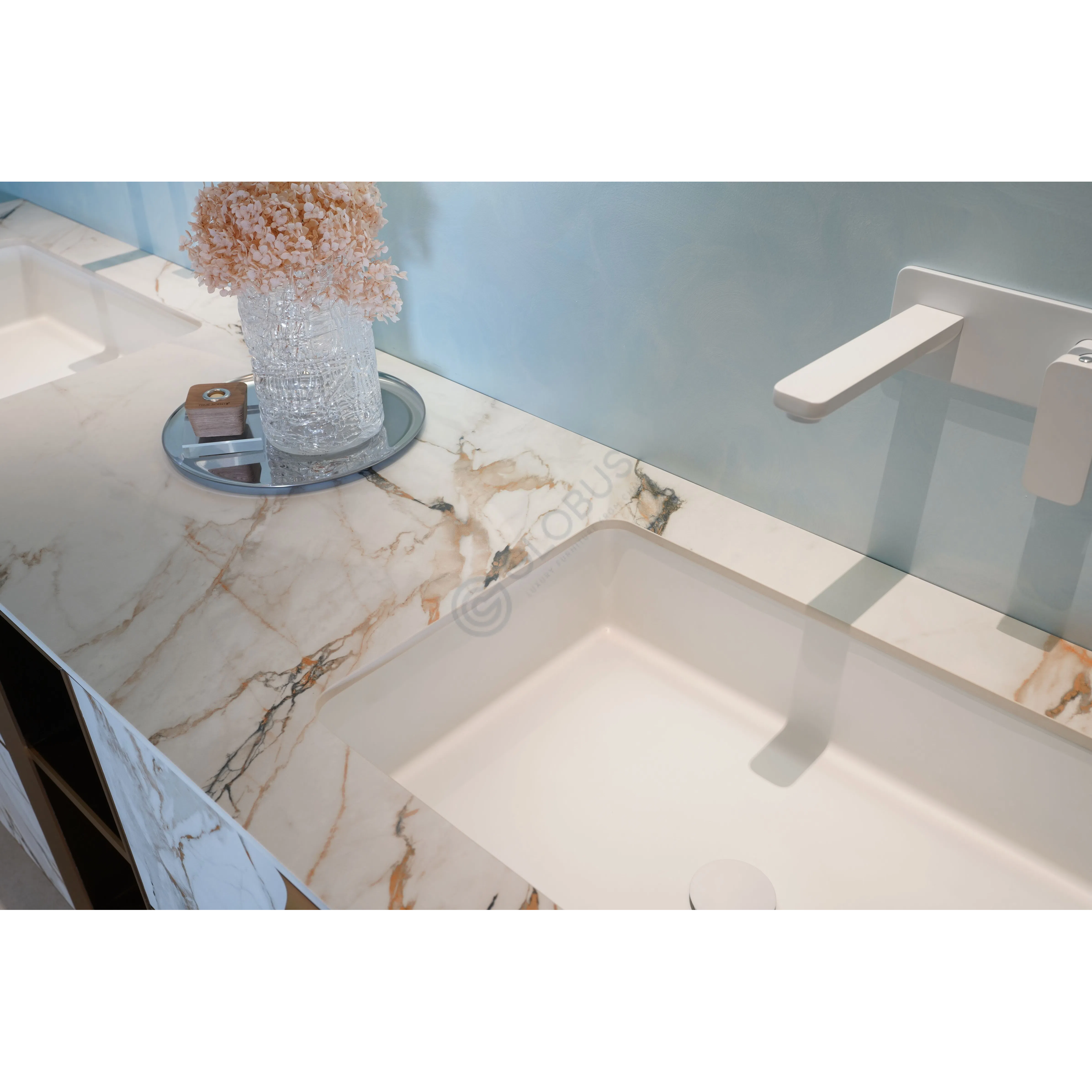 Ванный шкаф Kyrese