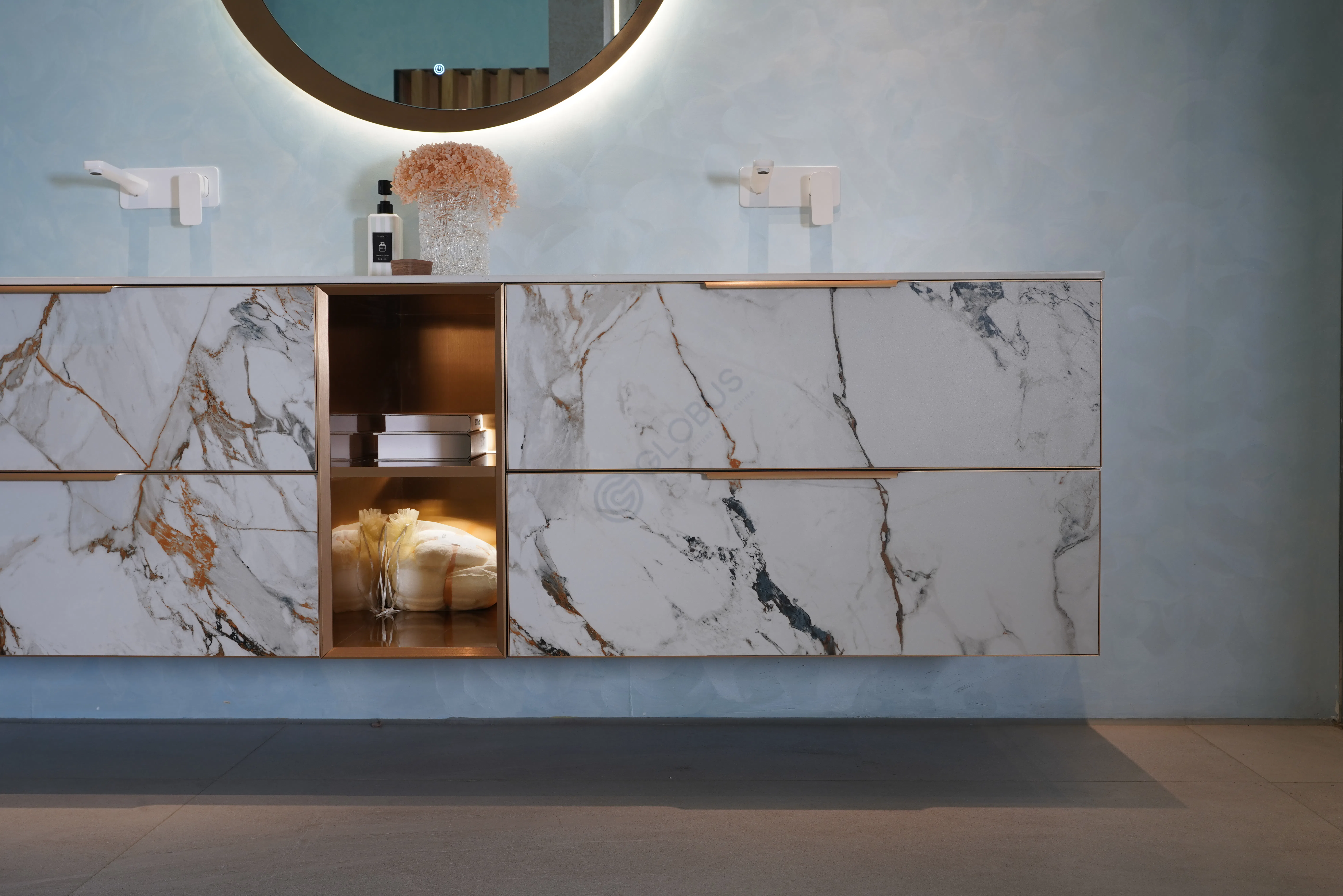 Ванный шкаф Kyrese