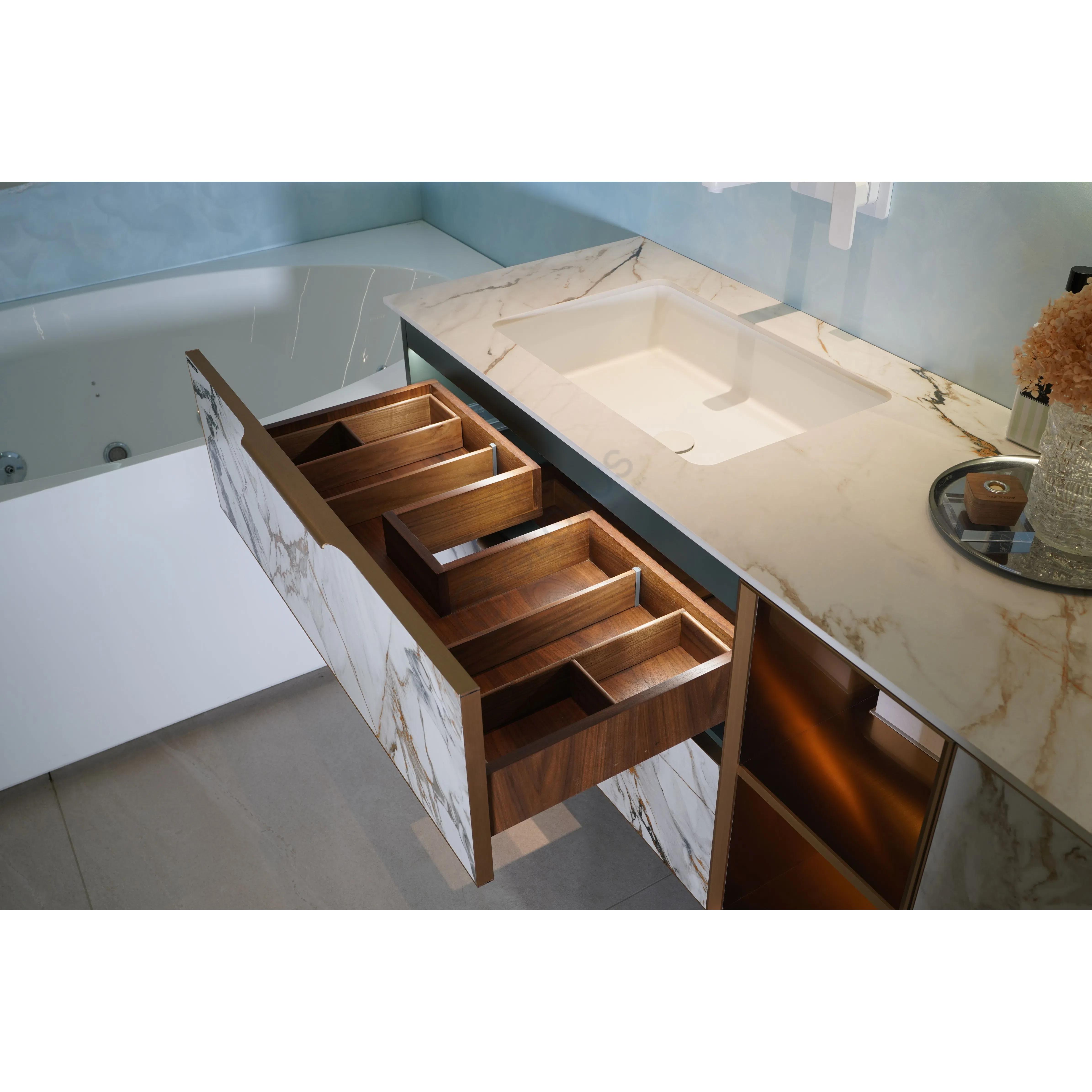 Ванный шкаф Kyrese