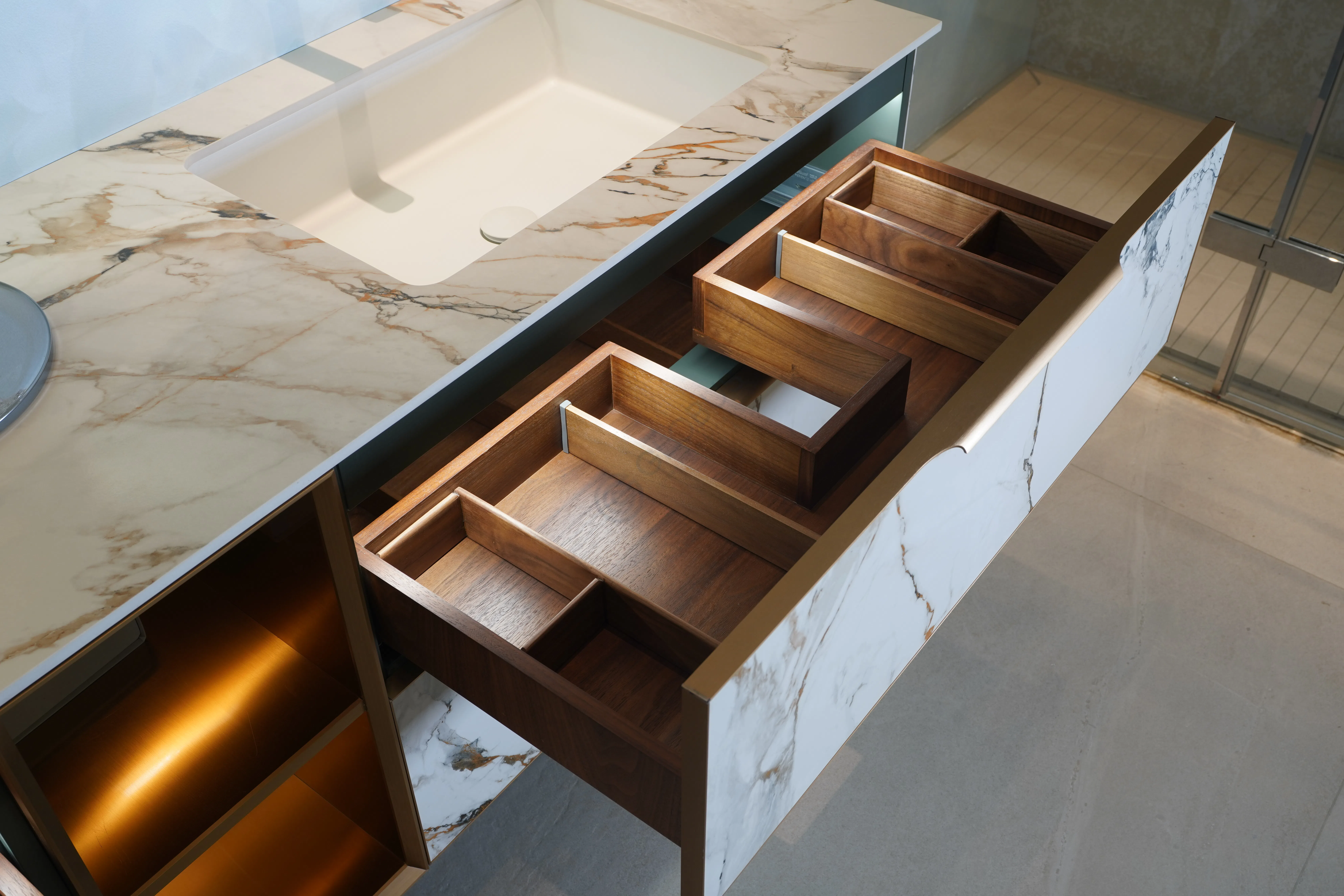 Ванный шкаф Kyrese