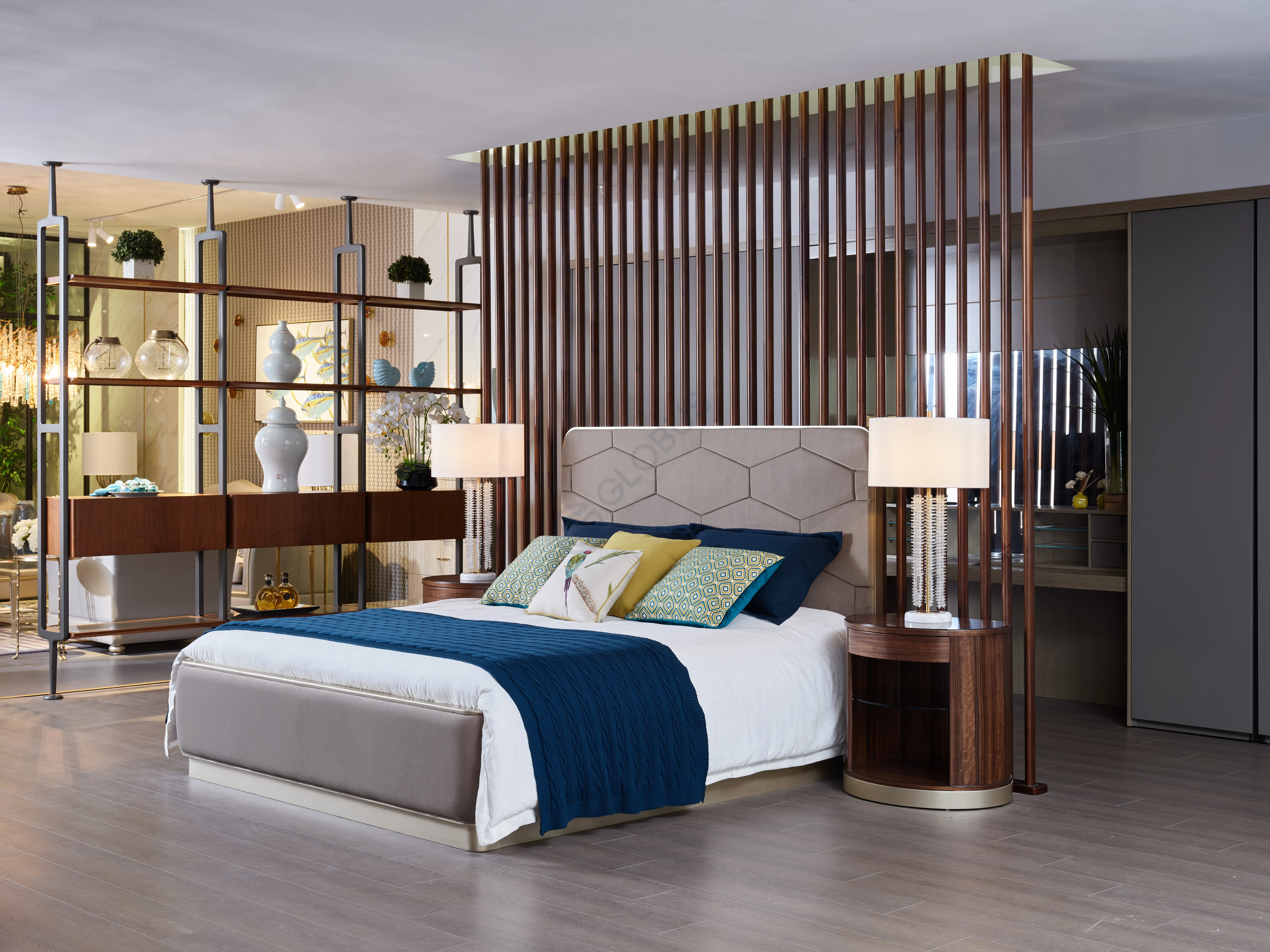 Прикроватная тумба CARACOLE Lofty