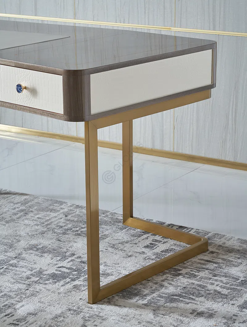 Стол для кабинета Romando