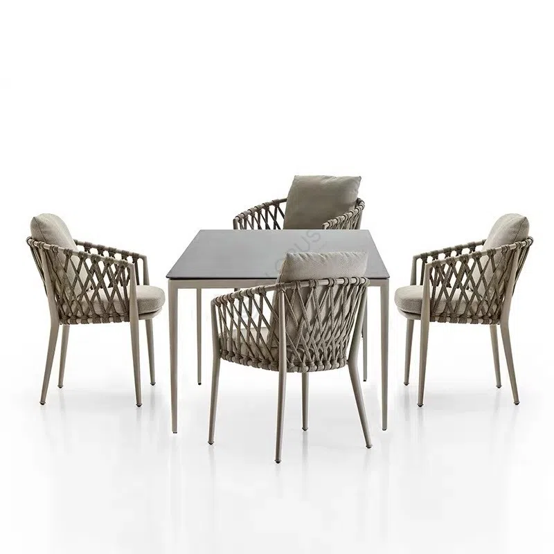 Уличный обеденный стол Zamyra