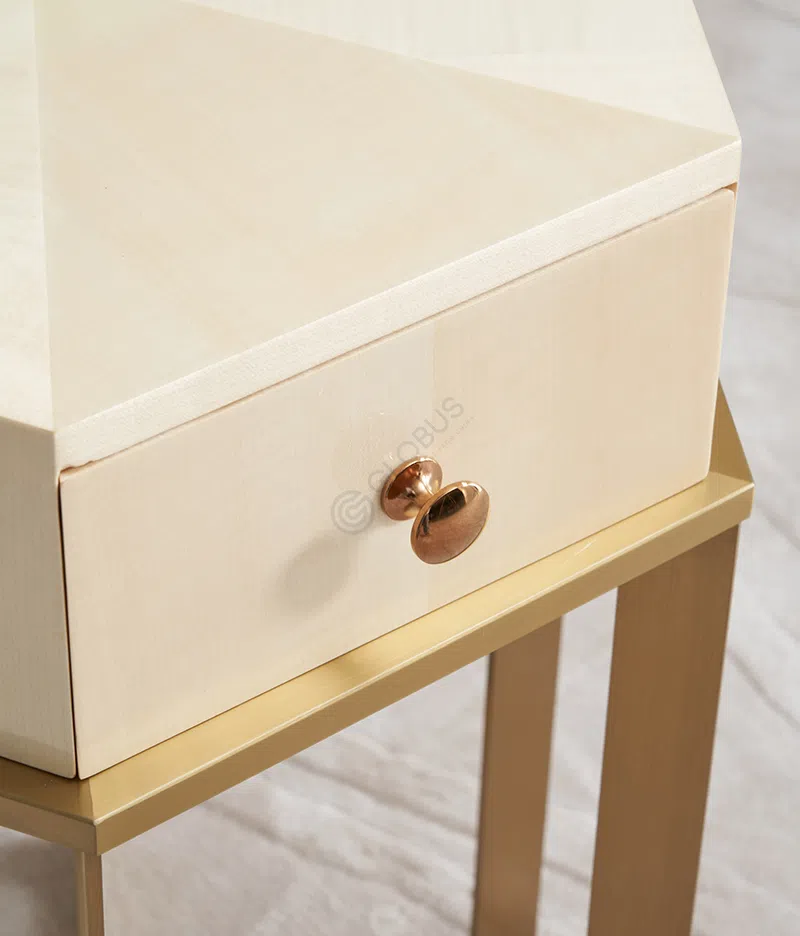 Угловой столик Quiridaldo