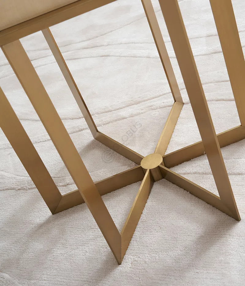 Угловой столик Quiridaldo