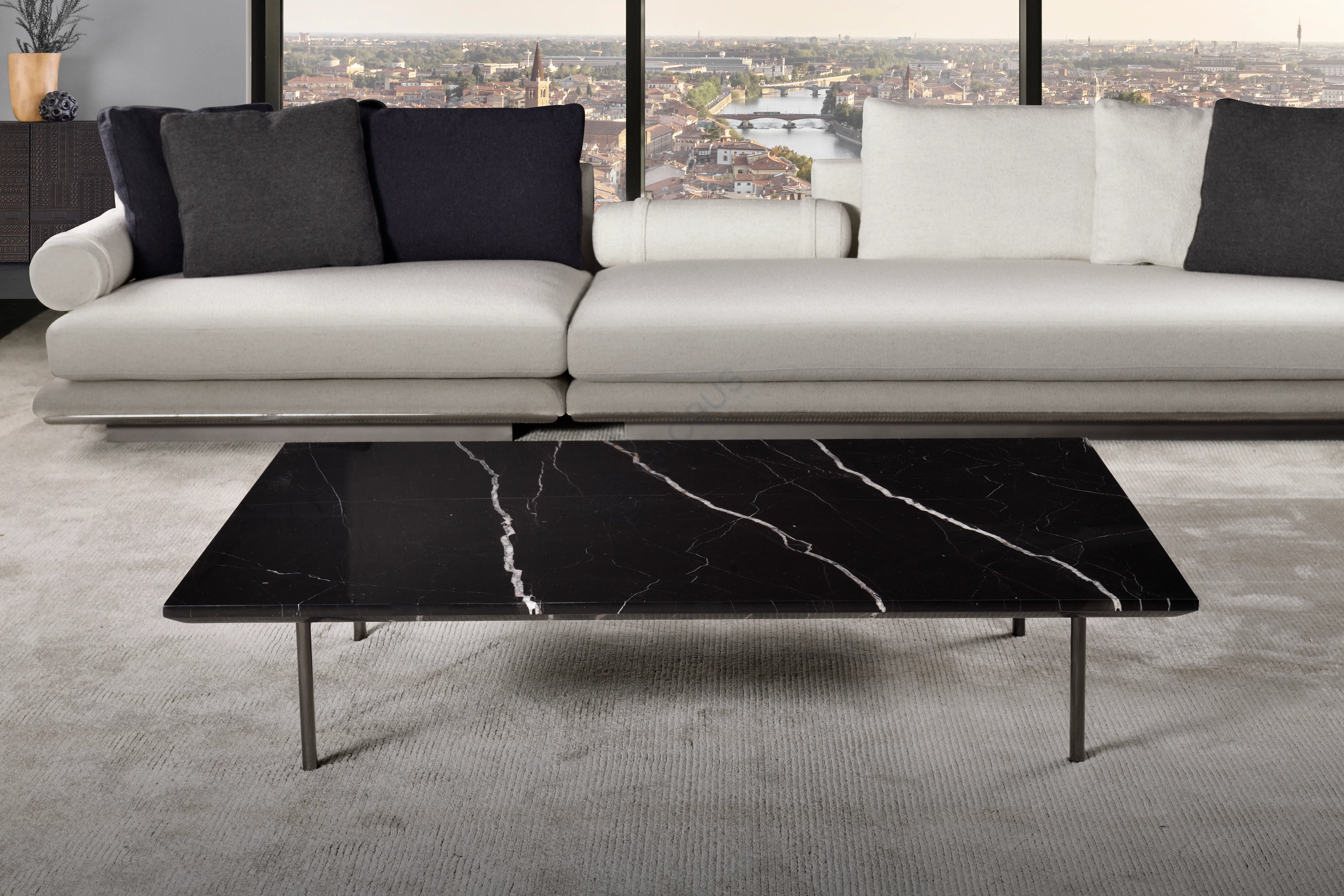 Журнальный столик Trevane