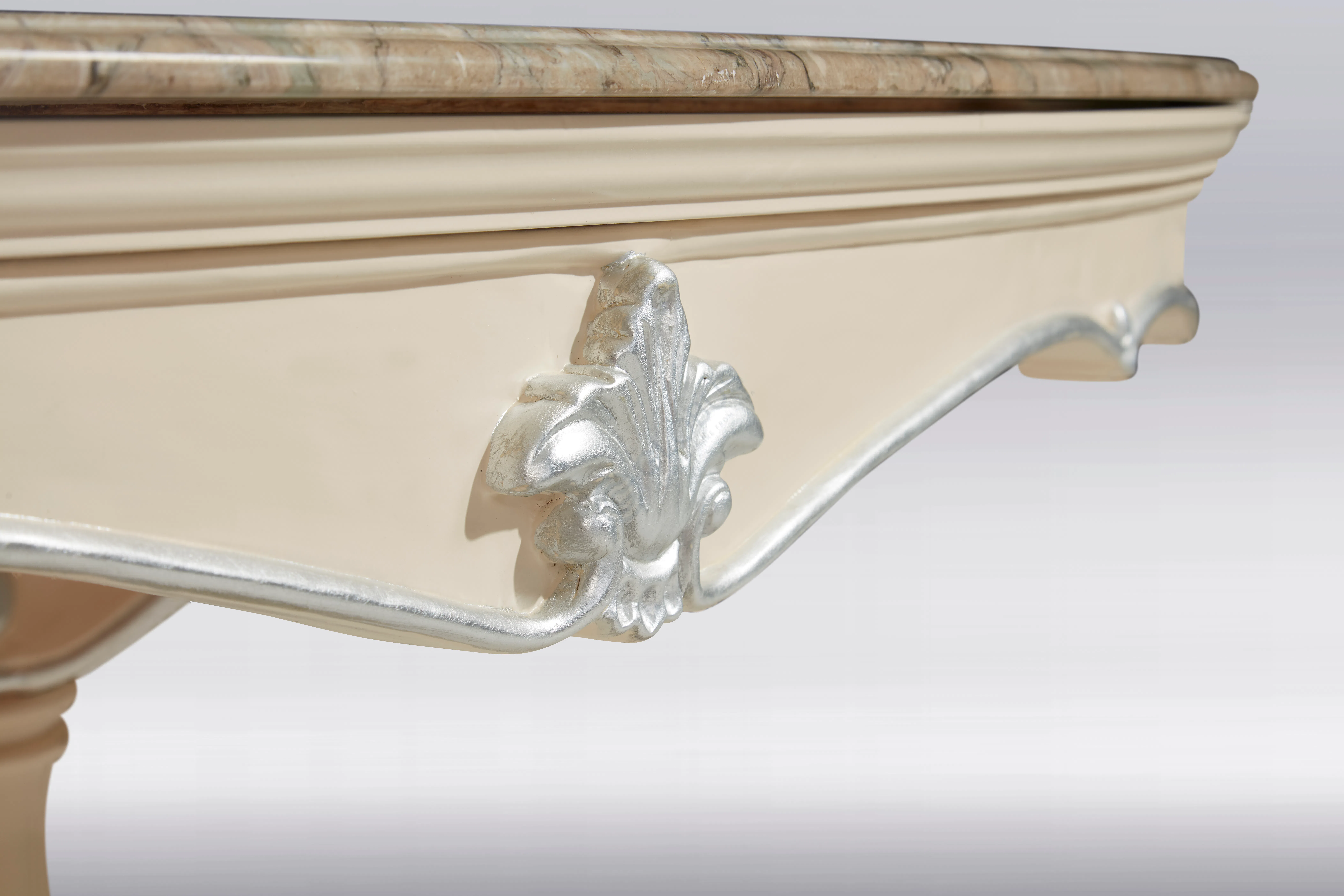 Обеденный стол Katrianna