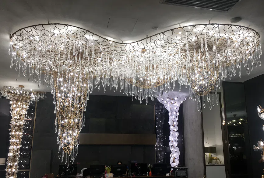 Люстра Leviter