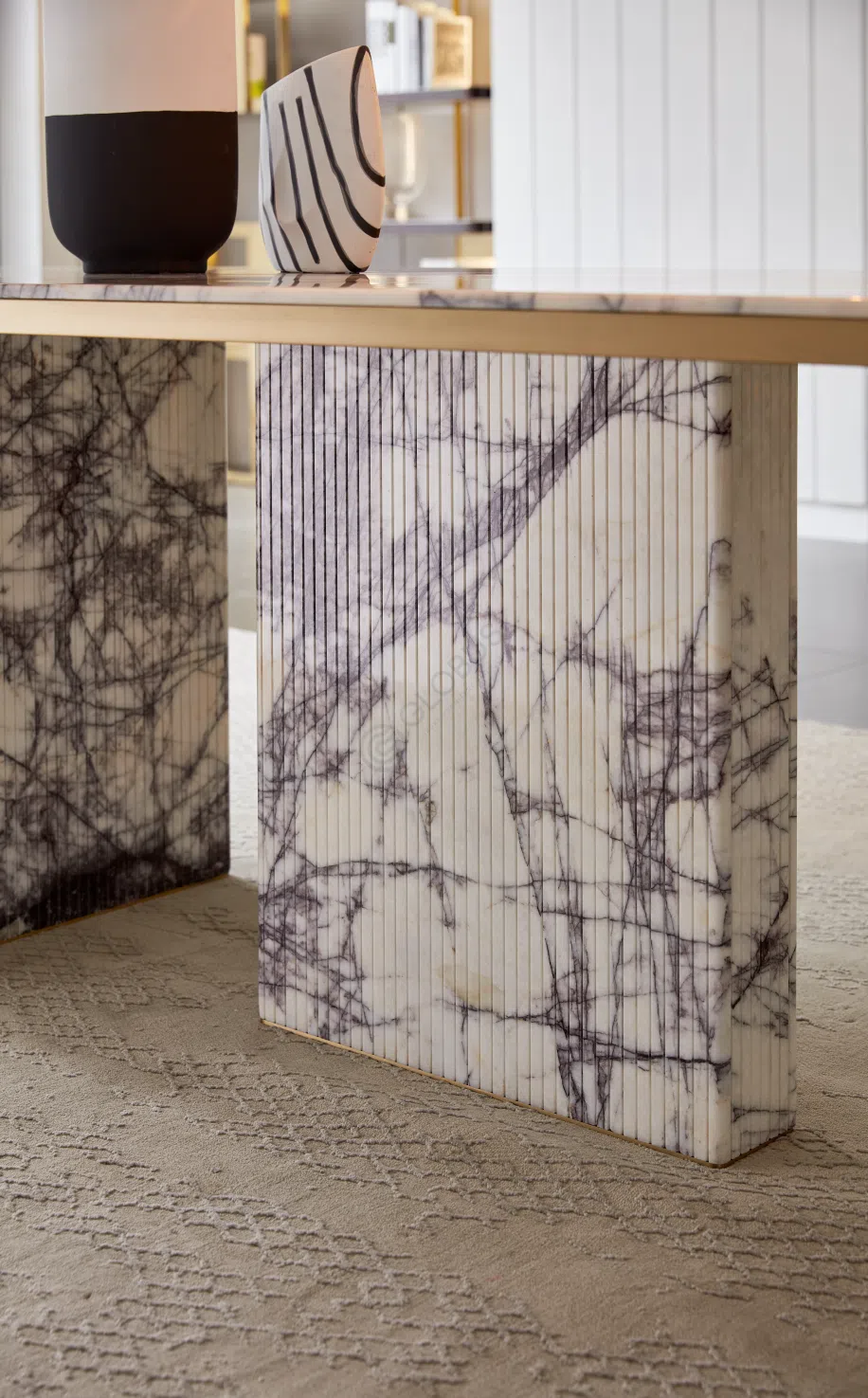 Обеденный стол Fellini