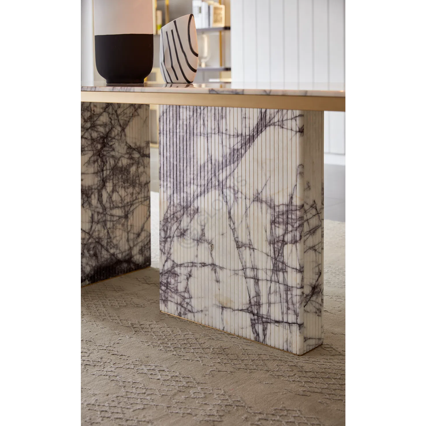 Обеденный стол Fellini