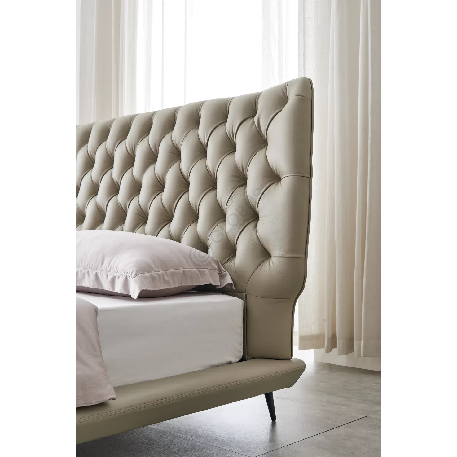 Кровать NATUZZI ITALIA Dolcevita