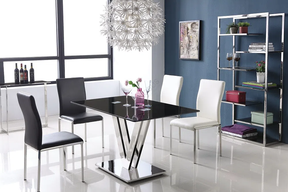 Обеденный стол Yvonia