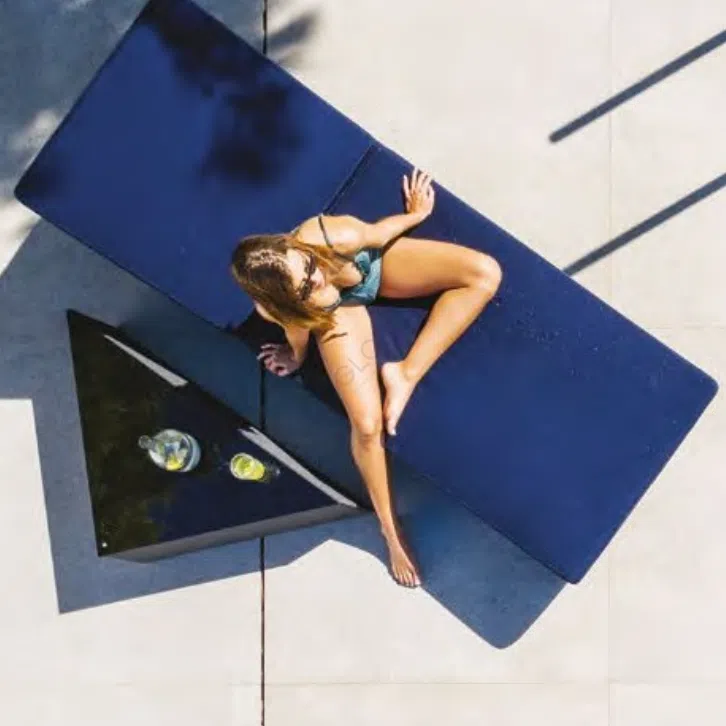 Уличный журнальный столик Zallia