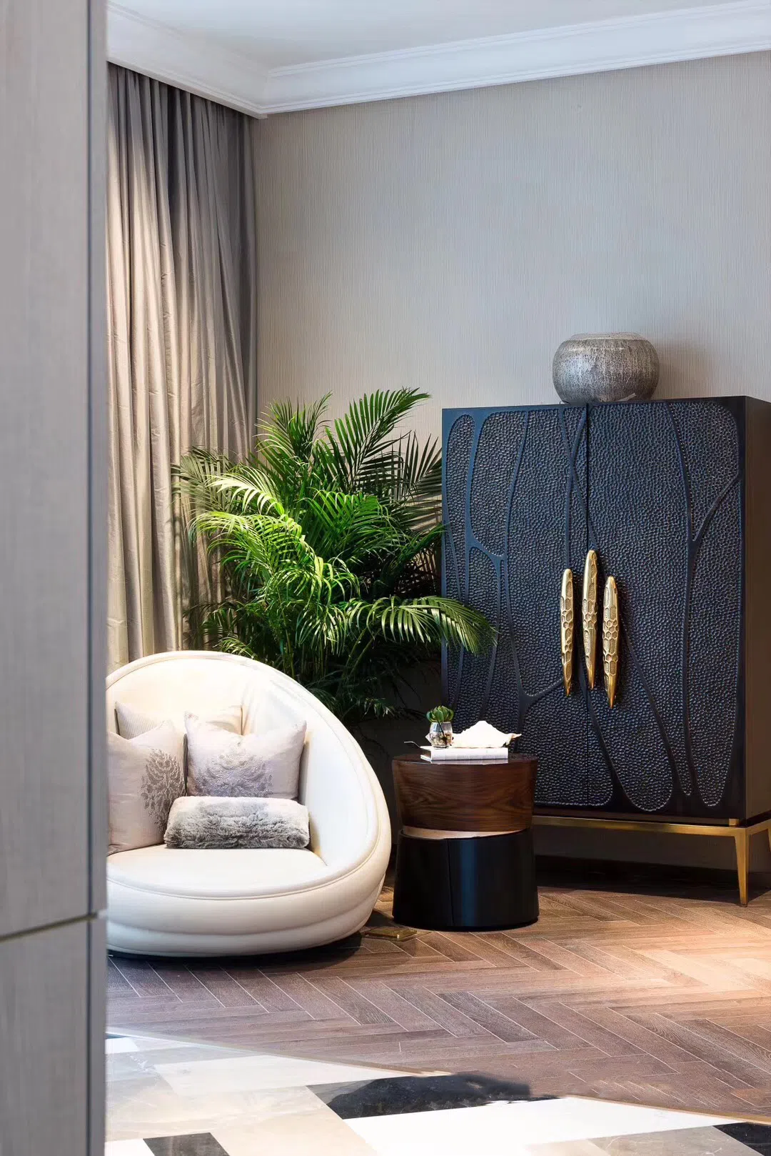 Угловой столик Quirissa