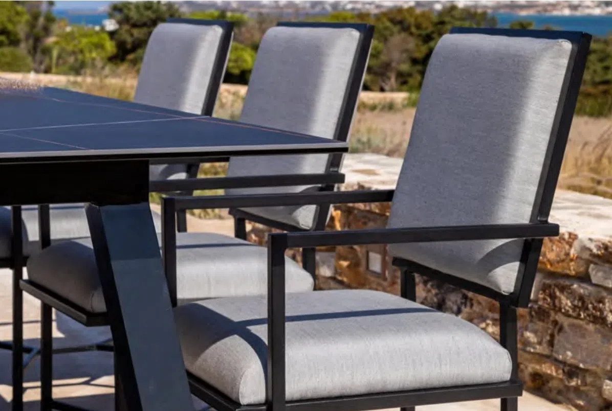 Уличный обеденный стол Theodotus